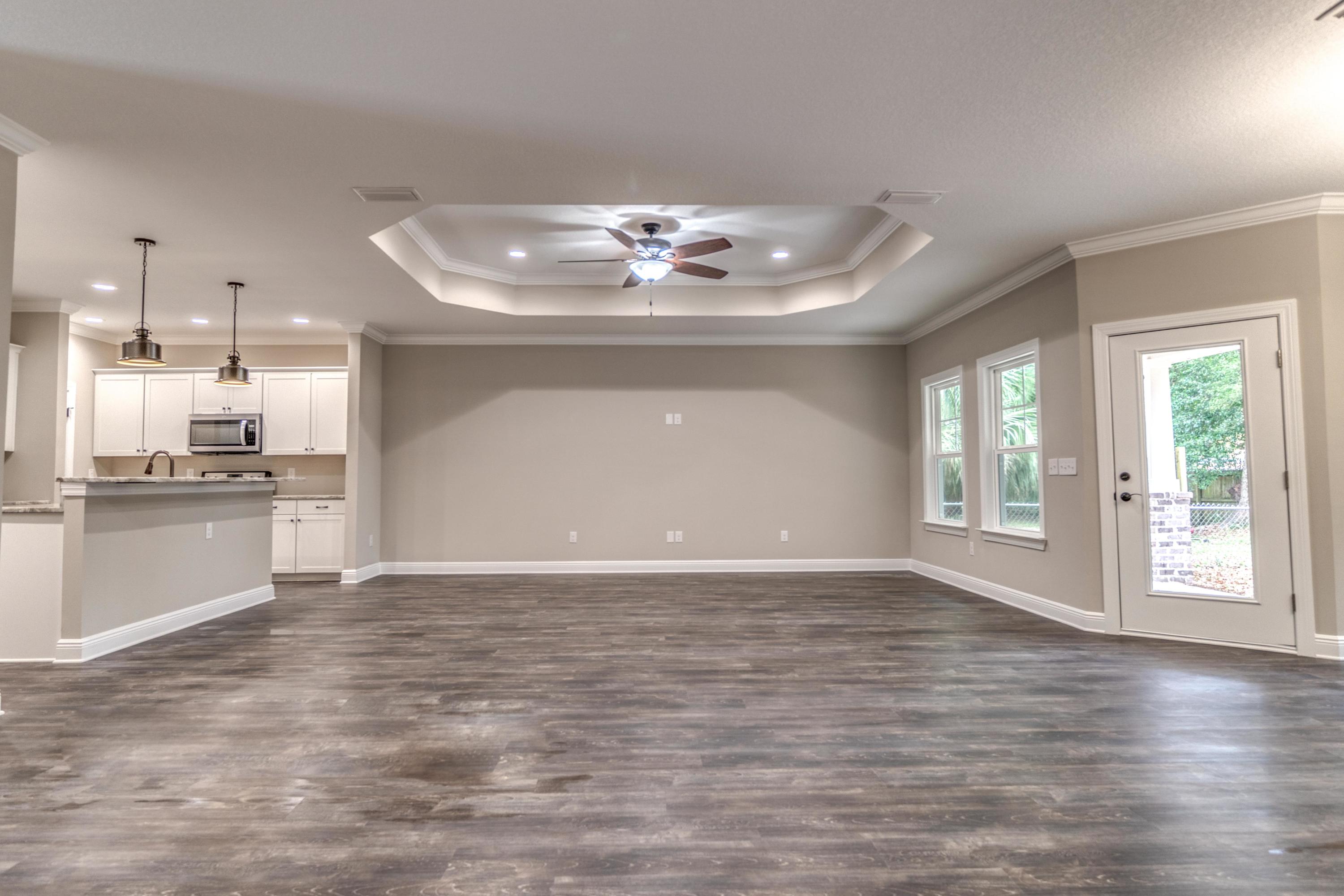 ELLIOTTS POINT - Residential