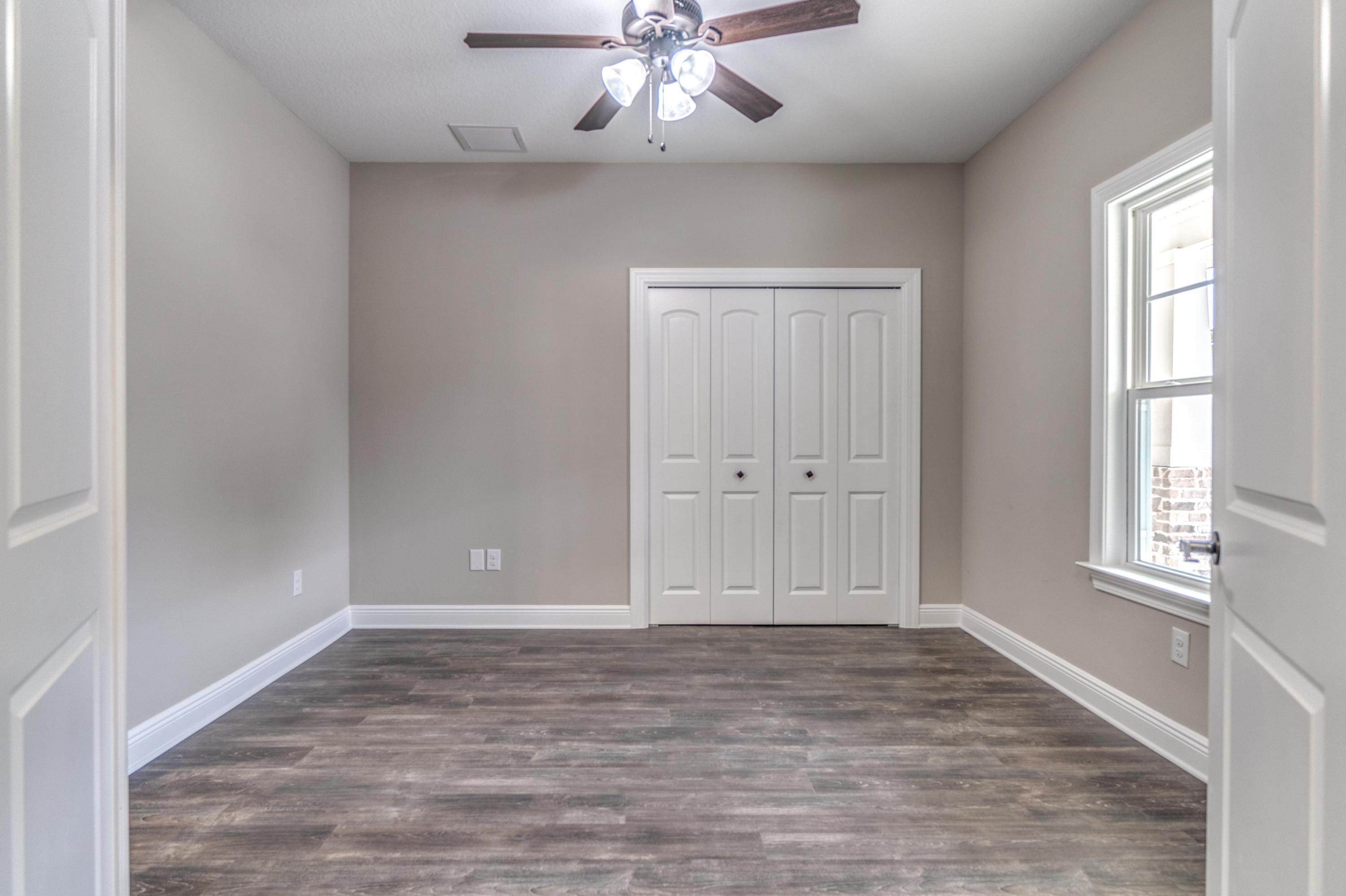 ELLIOTTS POINT - Residential