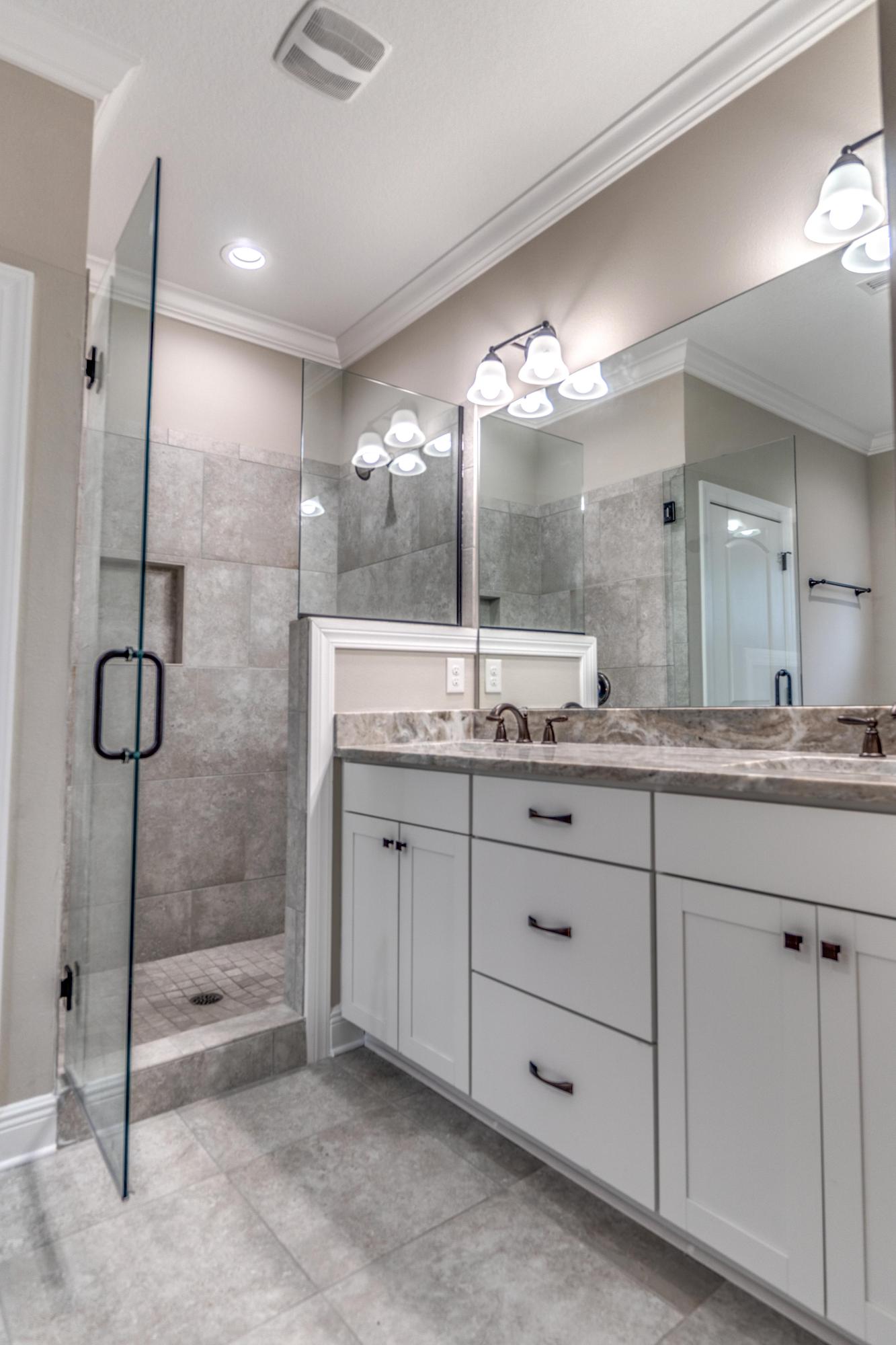 ELLIOTTS POINT - Residential