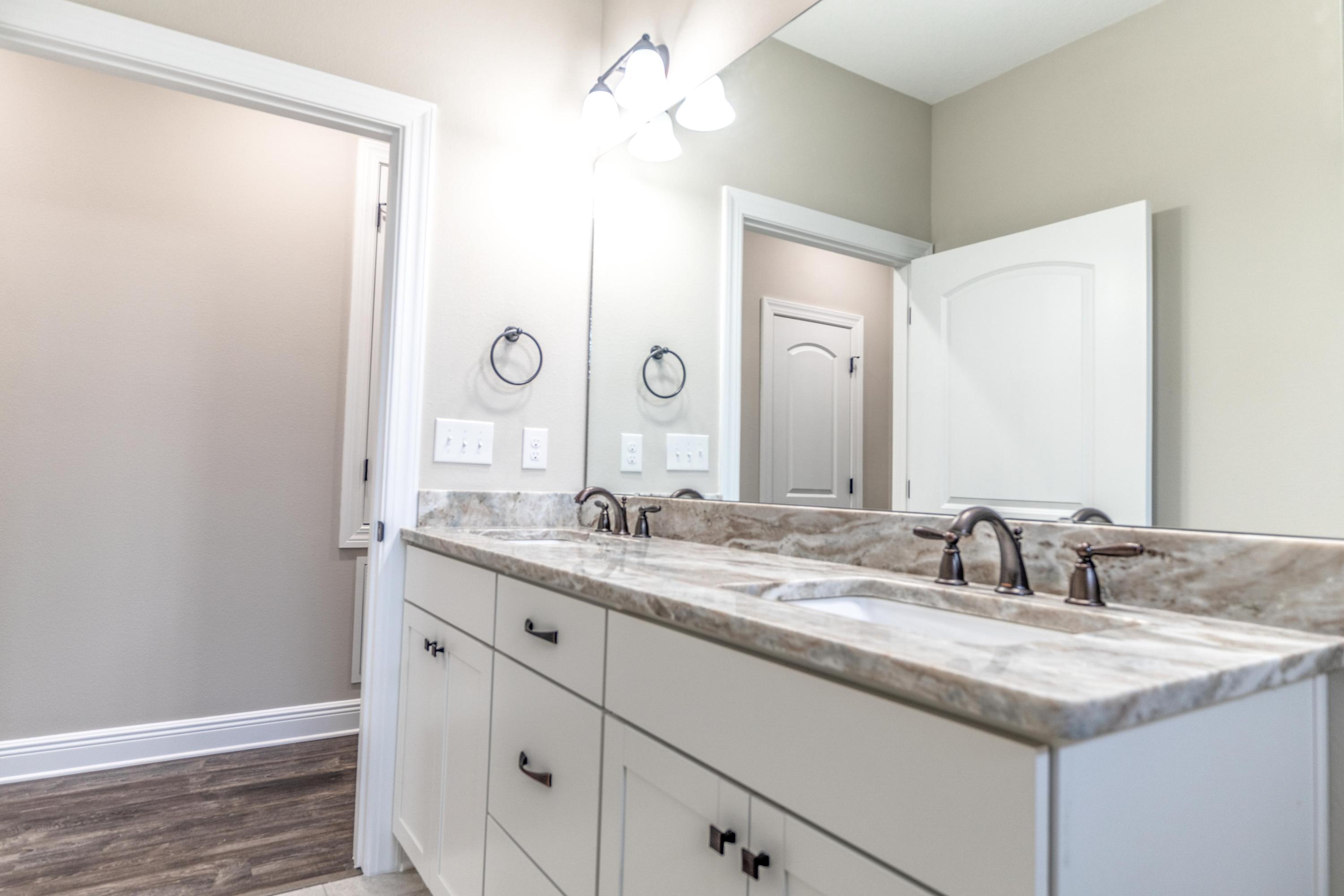 ELLIOTTS POINT - Residential