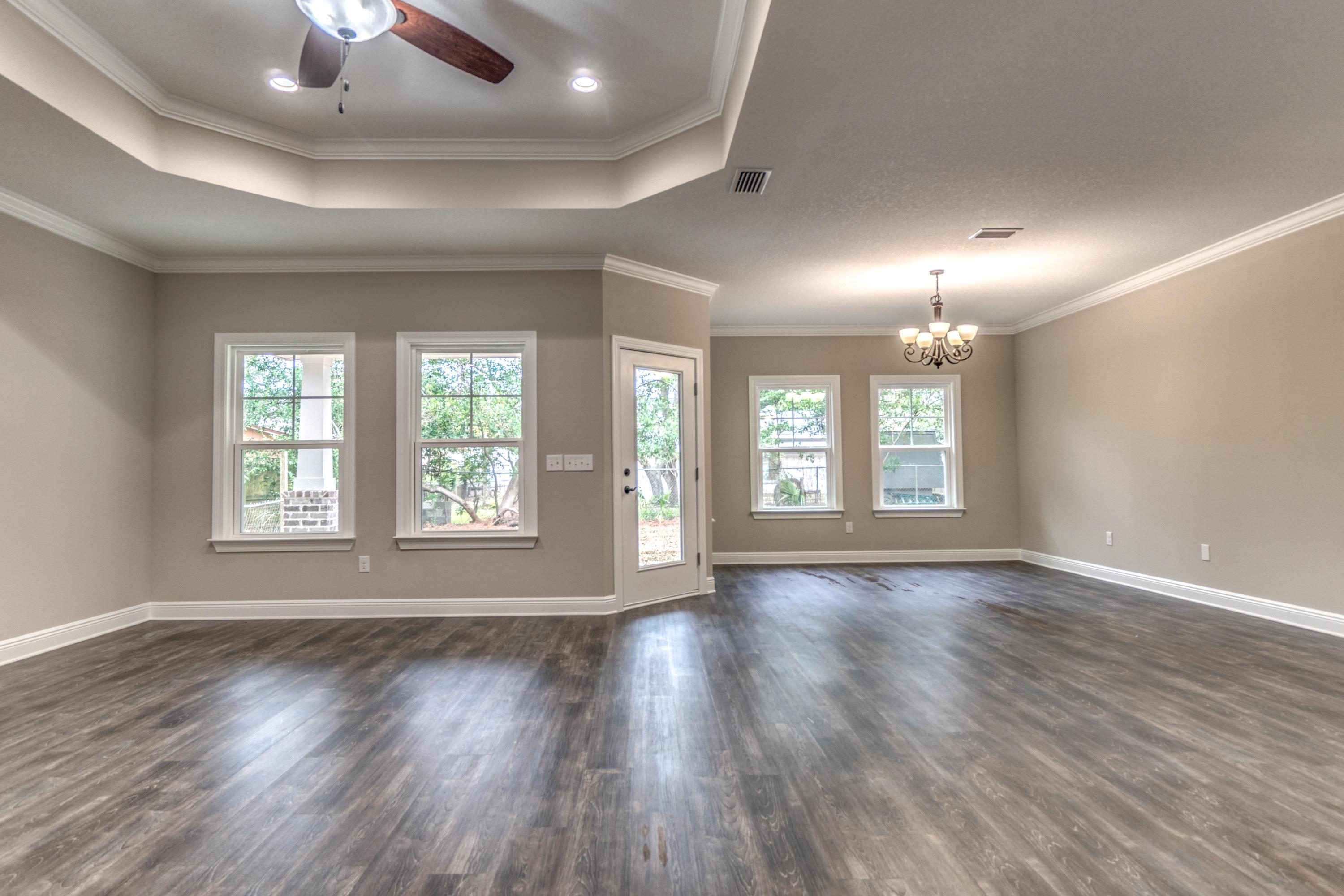 ELLIOTTS POINT - Residential