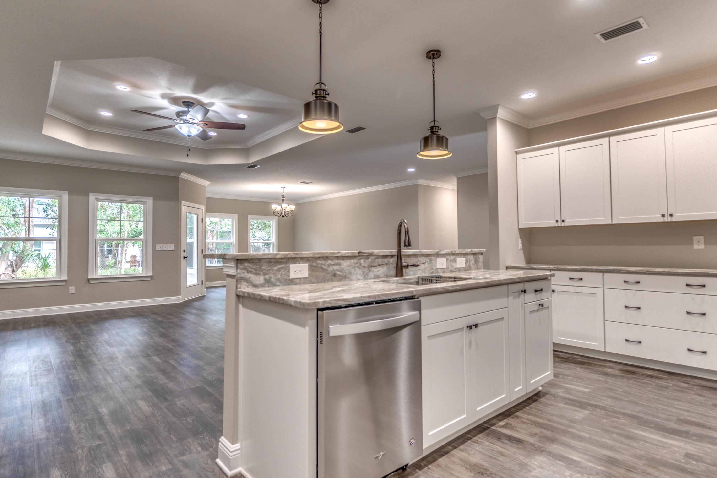 ELLIOTTS POINT - Residential