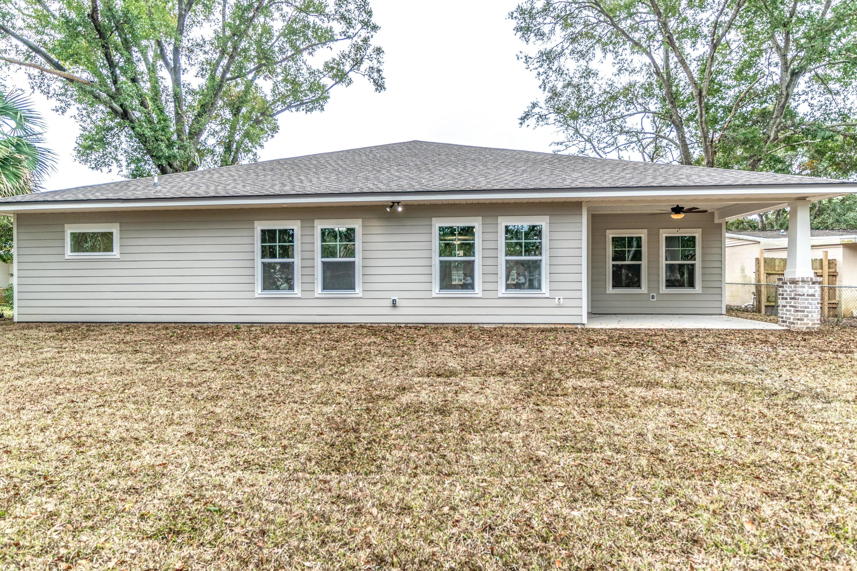 ELLIOTTS POINT - Residential