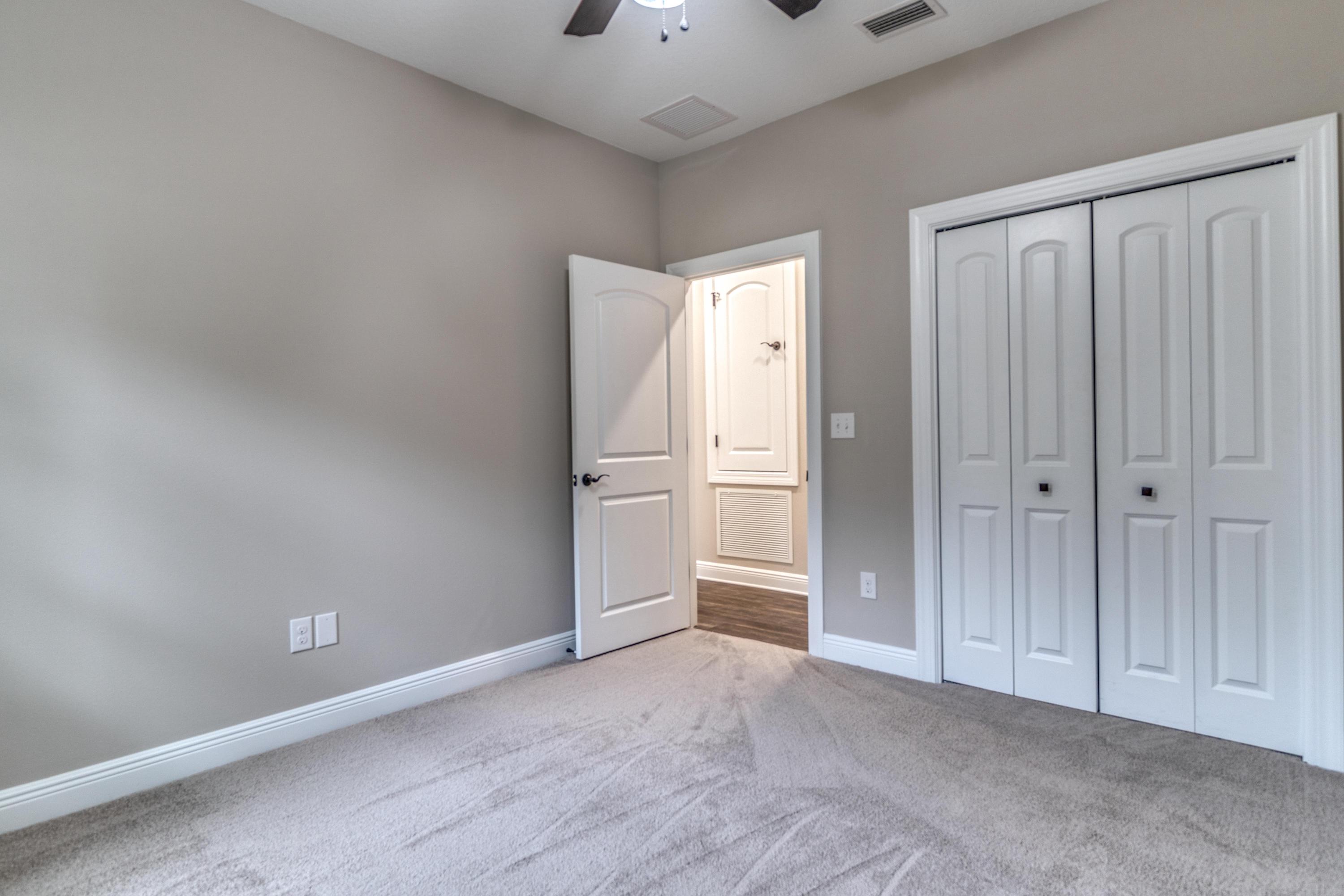 ELLIOTTS POINT - Residential