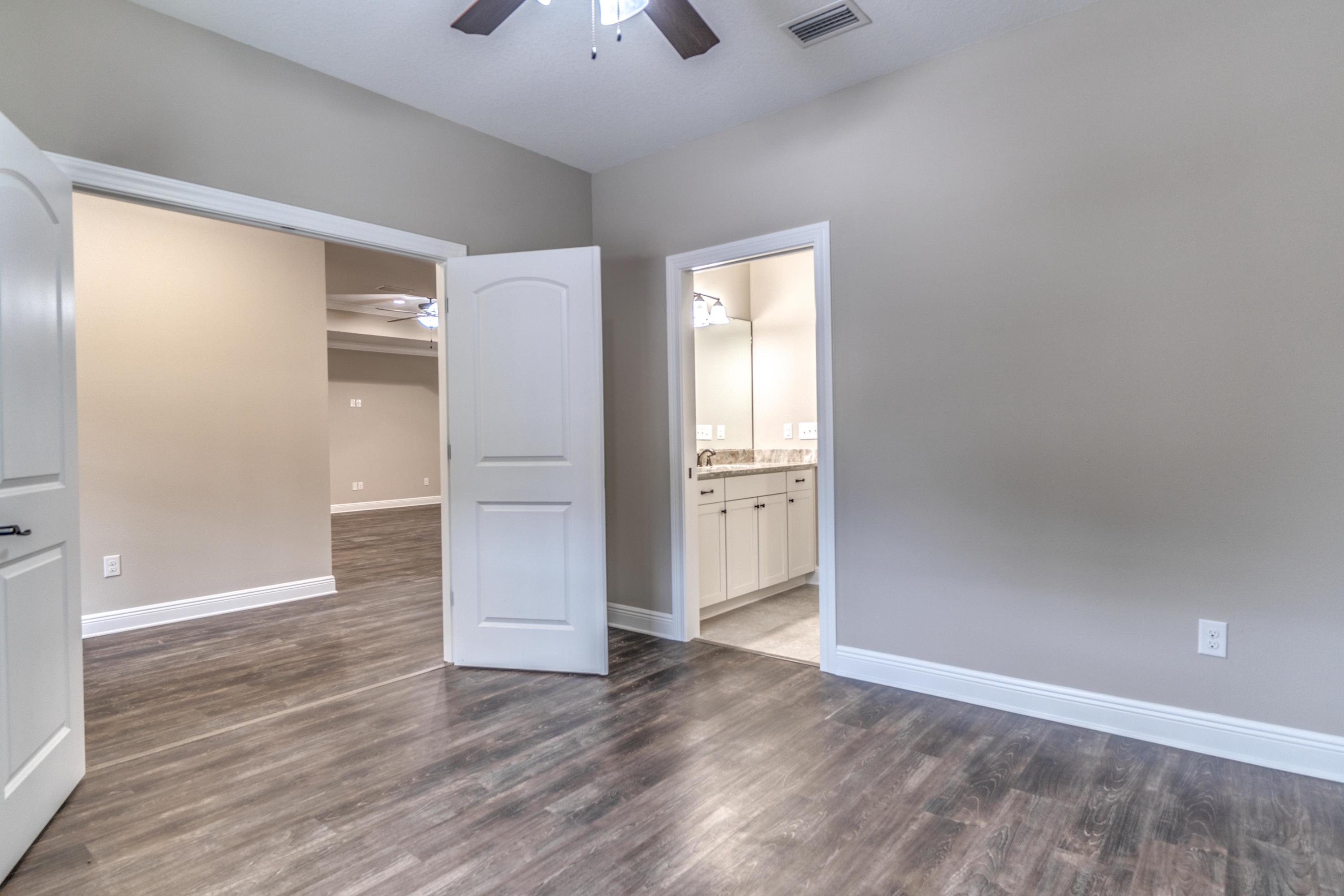 ELLIOTTS POINT - Residential