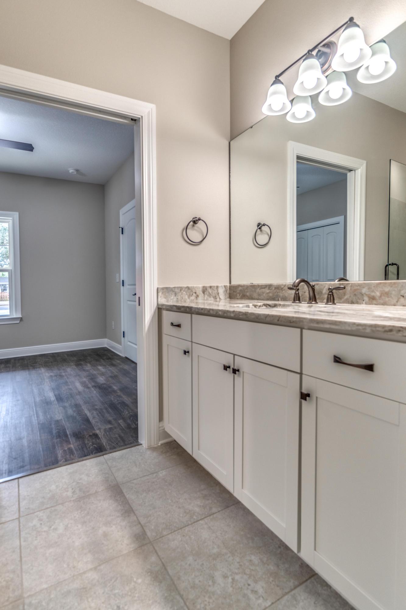 ELLIOTTS POINT - Residential