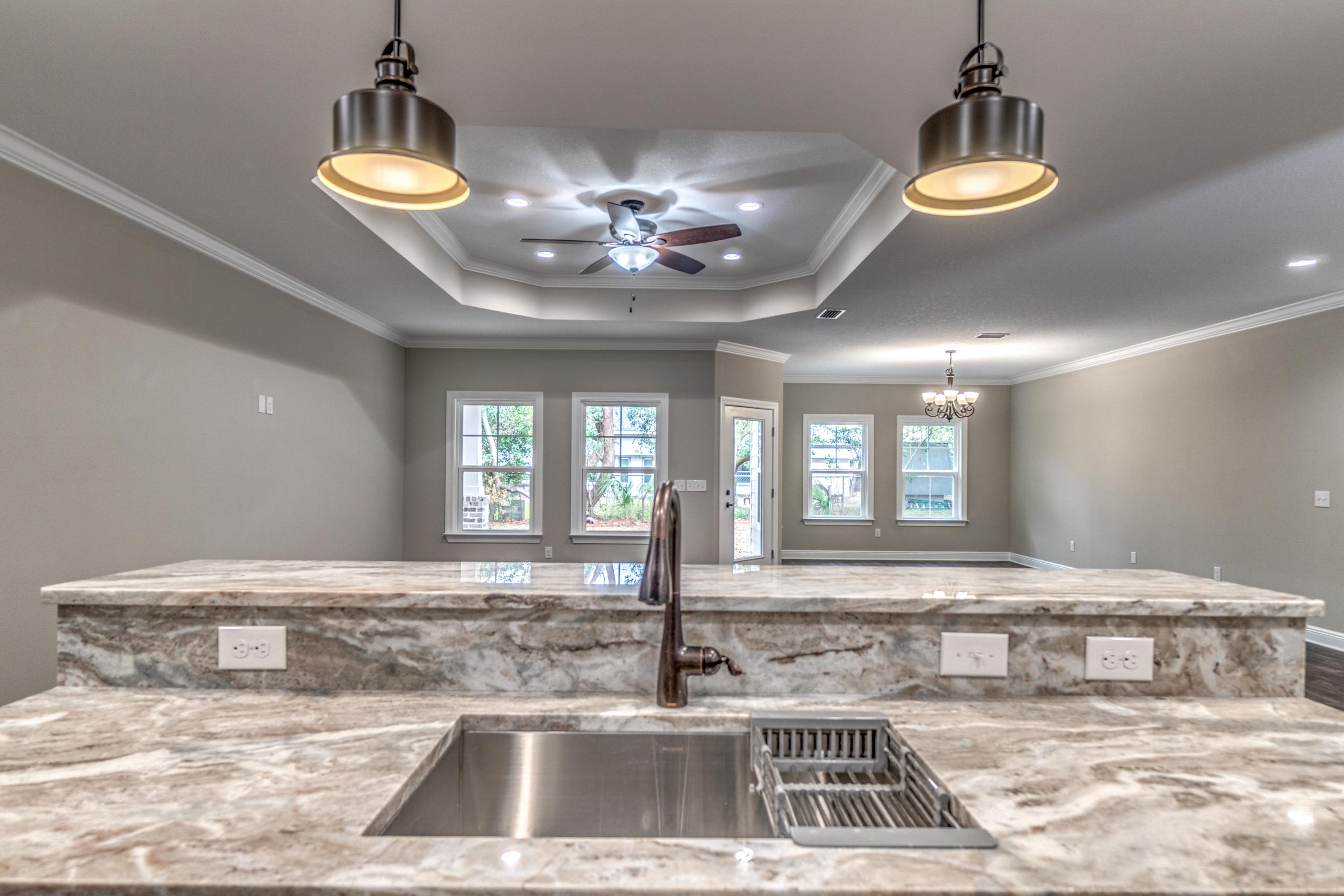 ELLIOTTS POINT - Residential