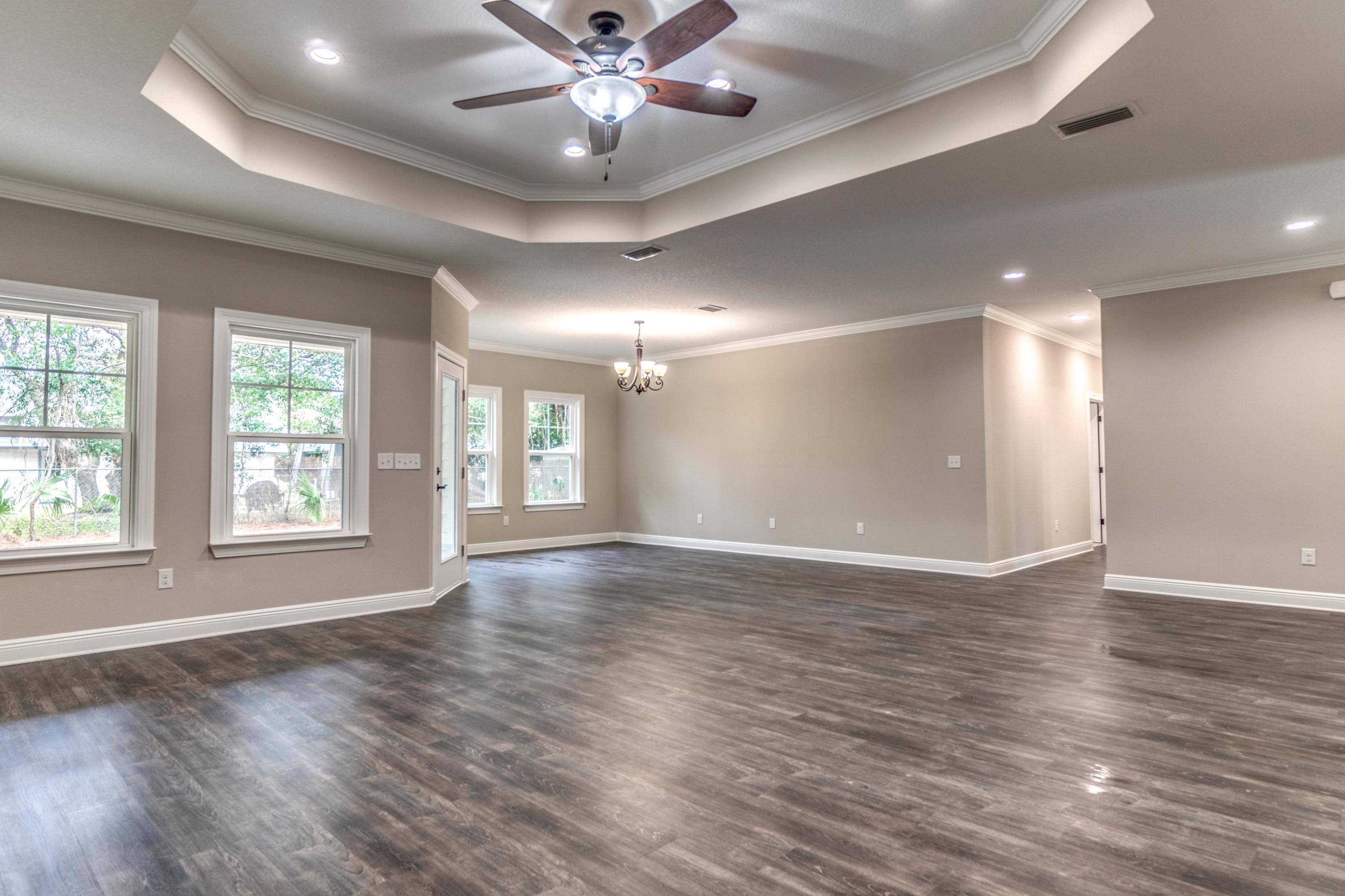 ELLIOTTS POINT - Residential