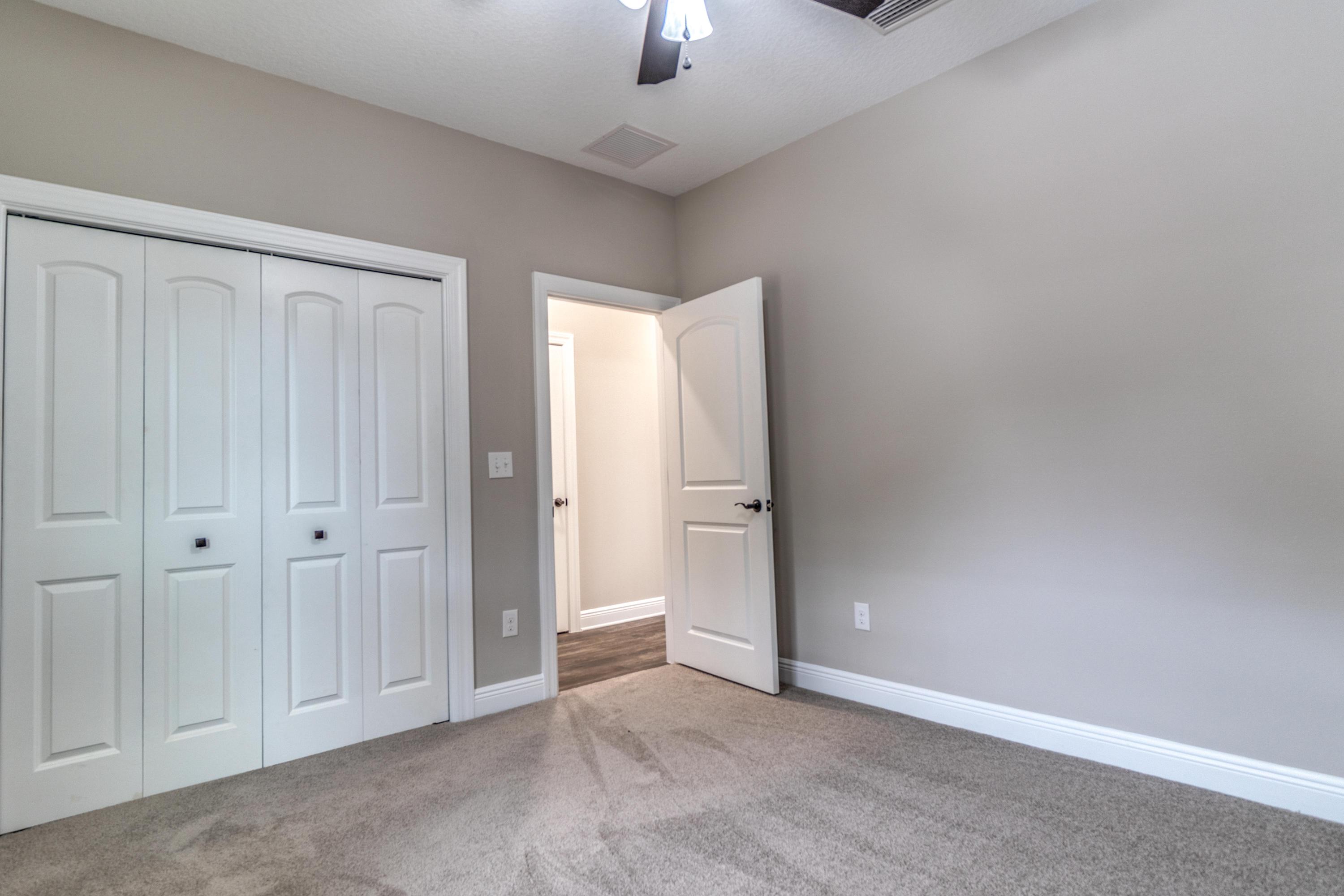 ELLIOTTS POINT - Residential