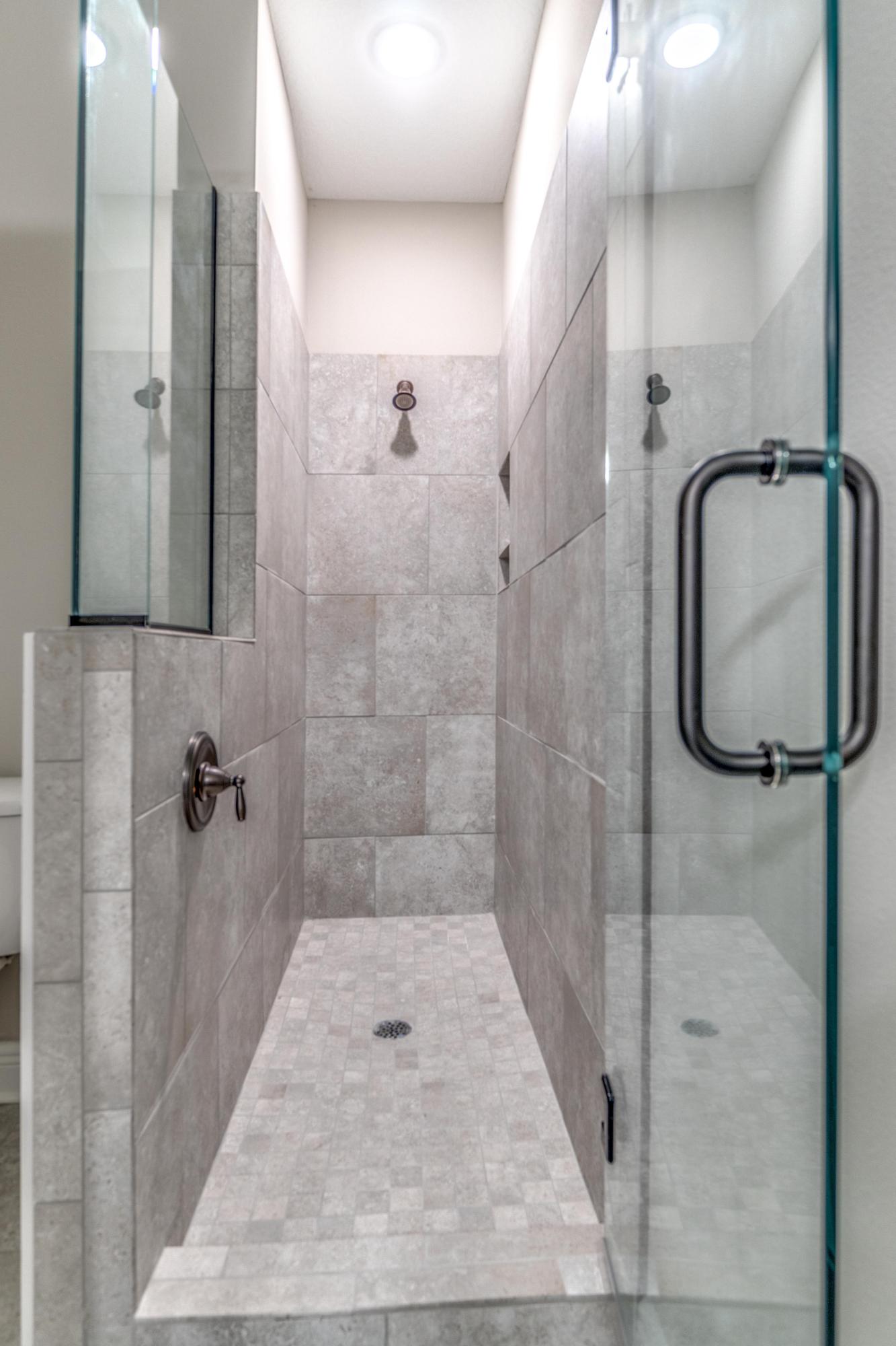 ELLIOTTS POINT - Residential