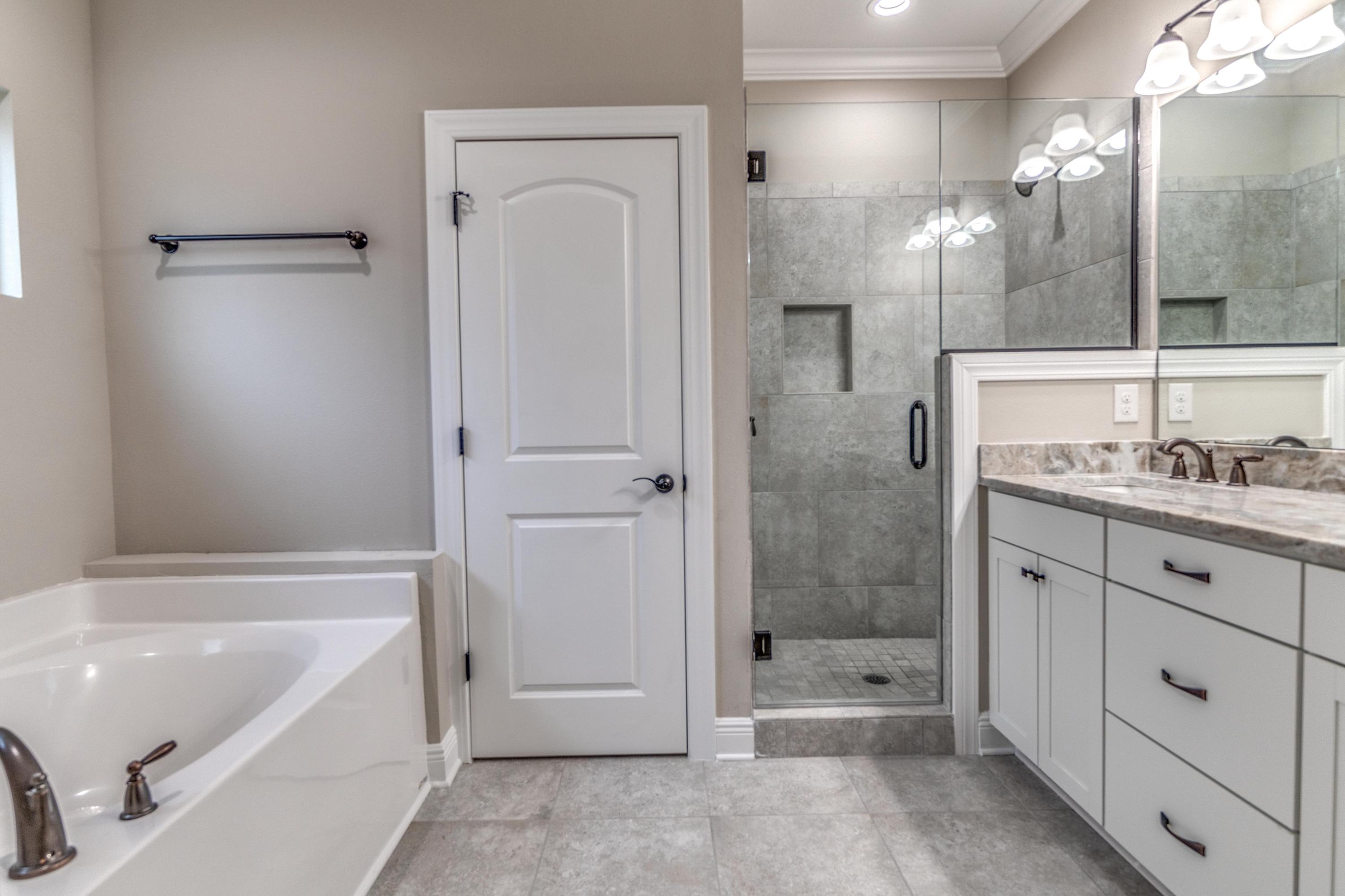 ELLIOTTS POINT - Residential