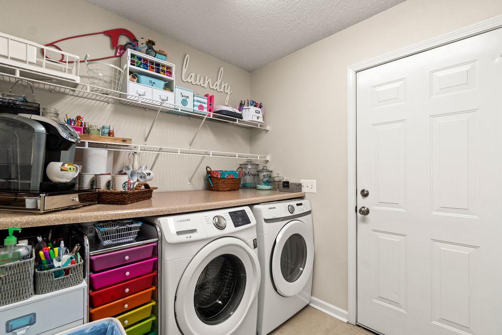 HIDDEN SPRINGS - Residential