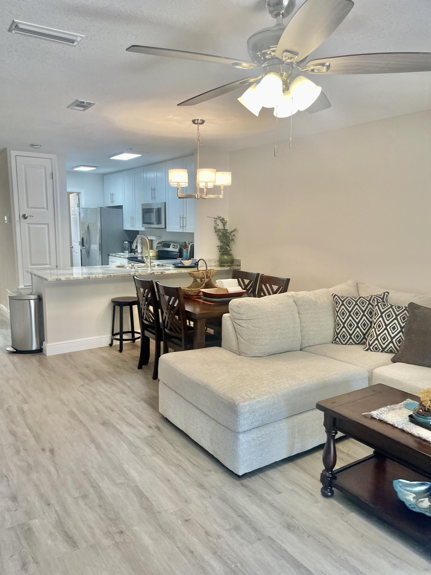 MONTAGE MANOR - Residential