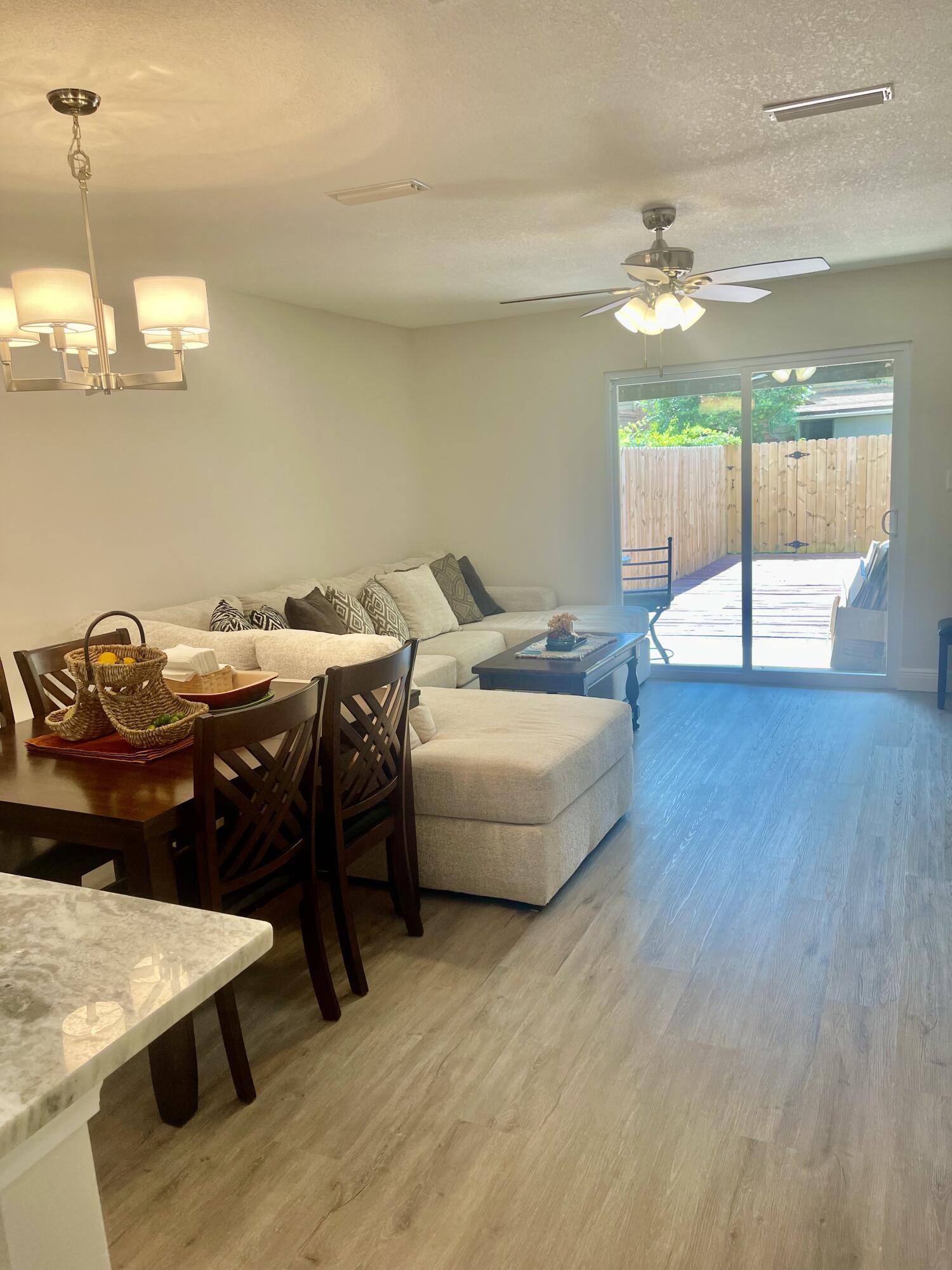 MONTAGE MANOR - Residential