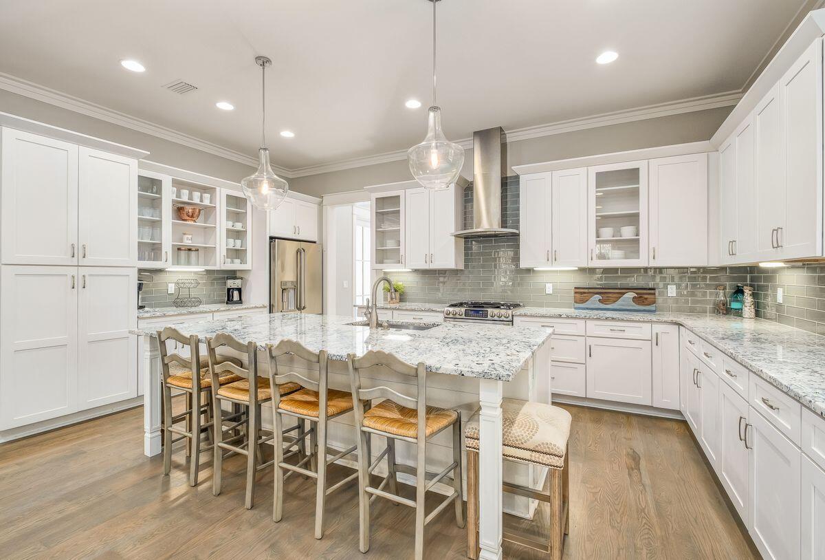 FOREST LAKES - Residential