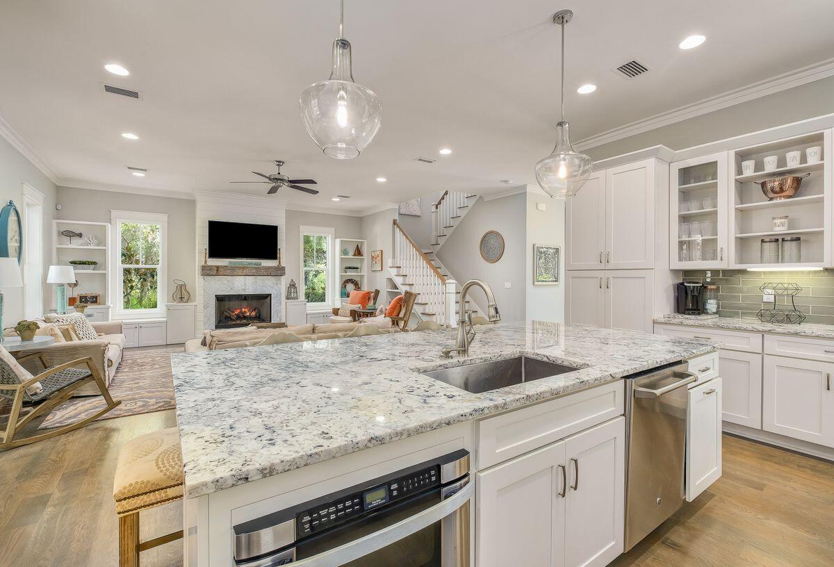 FOREST LAKES - Residential