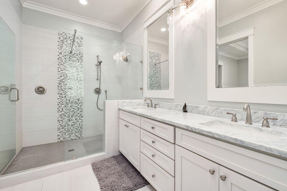 FOREST LAKES - Residential