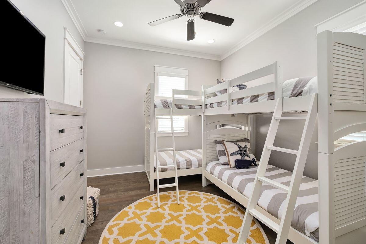 FOREST LAKES - Residential