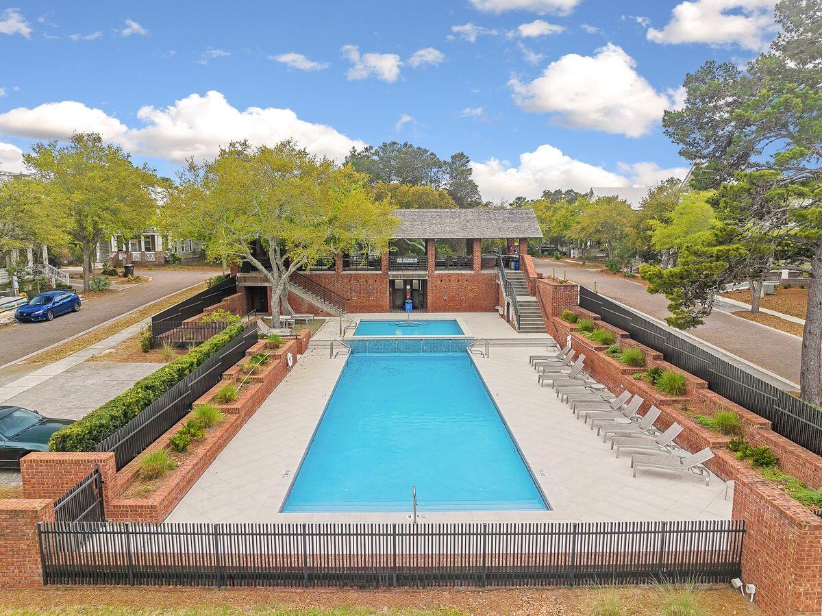 FOREST LAKES - Residential