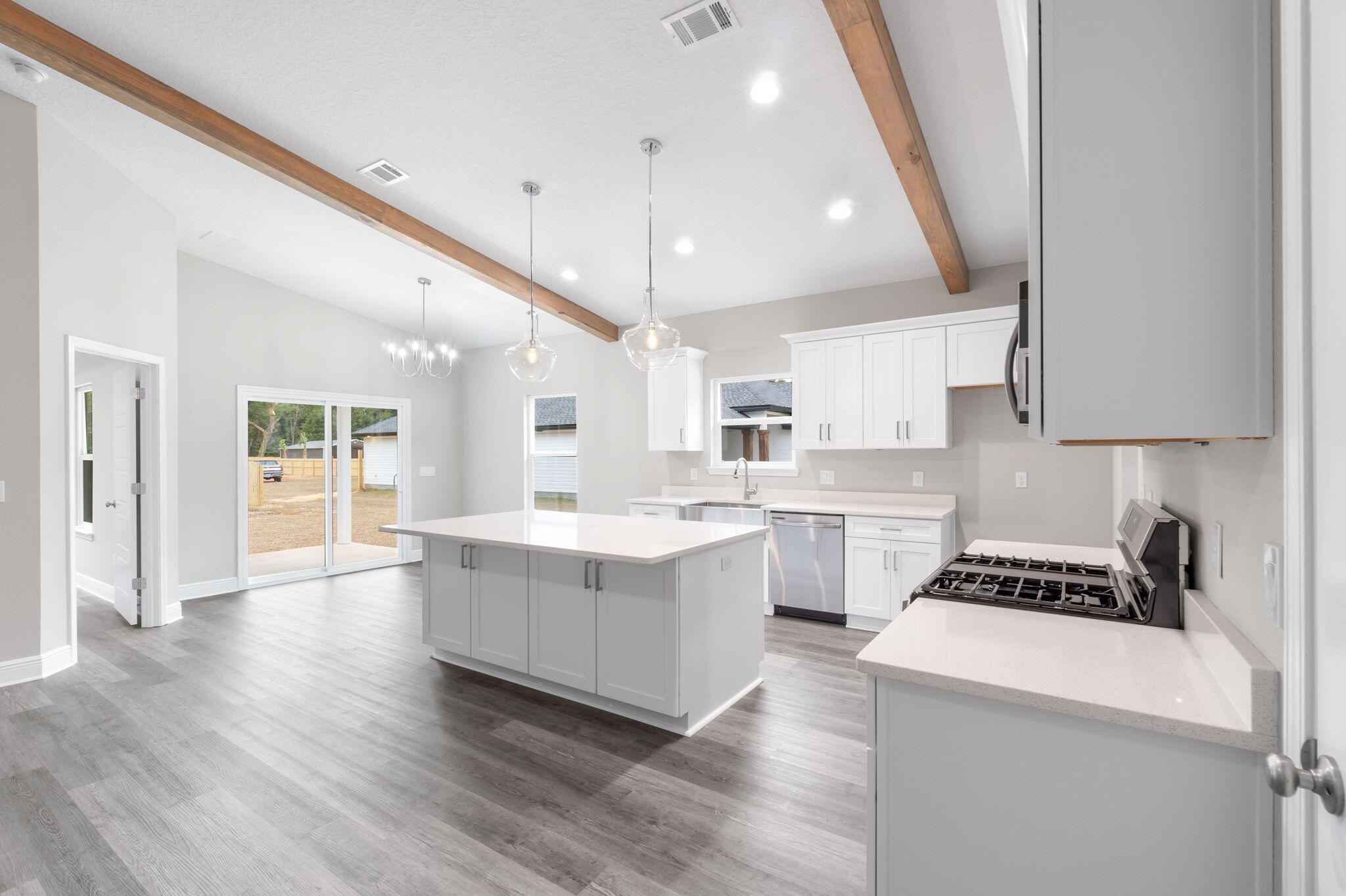 CRESCENT SHORES - Residential