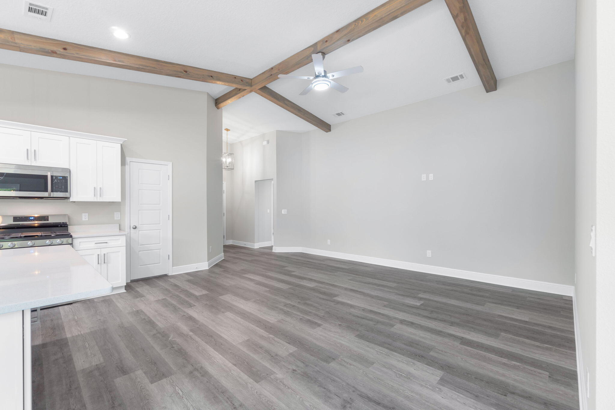 CRESCENT SHORES - Residential