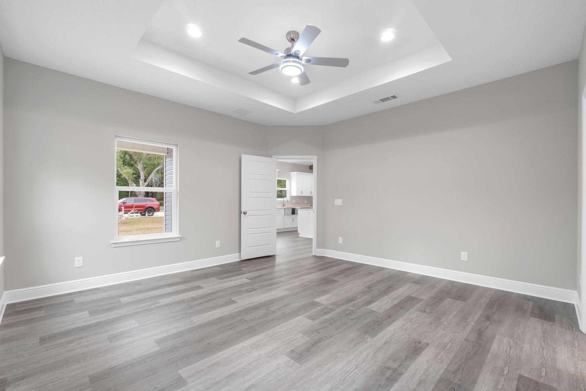 CRESCENT SHORES - Residential