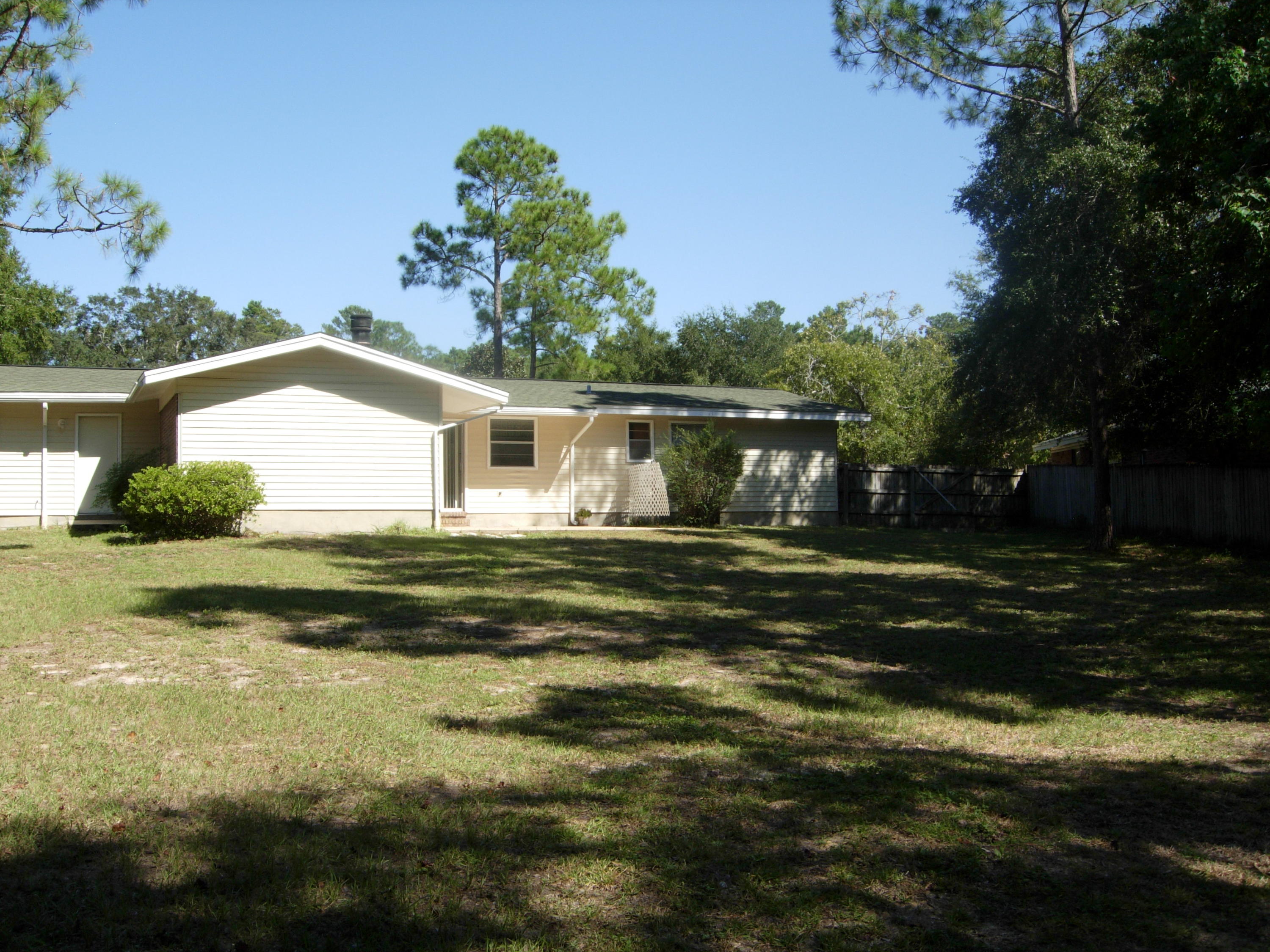 ROCKY BAYOU - Residential Lease