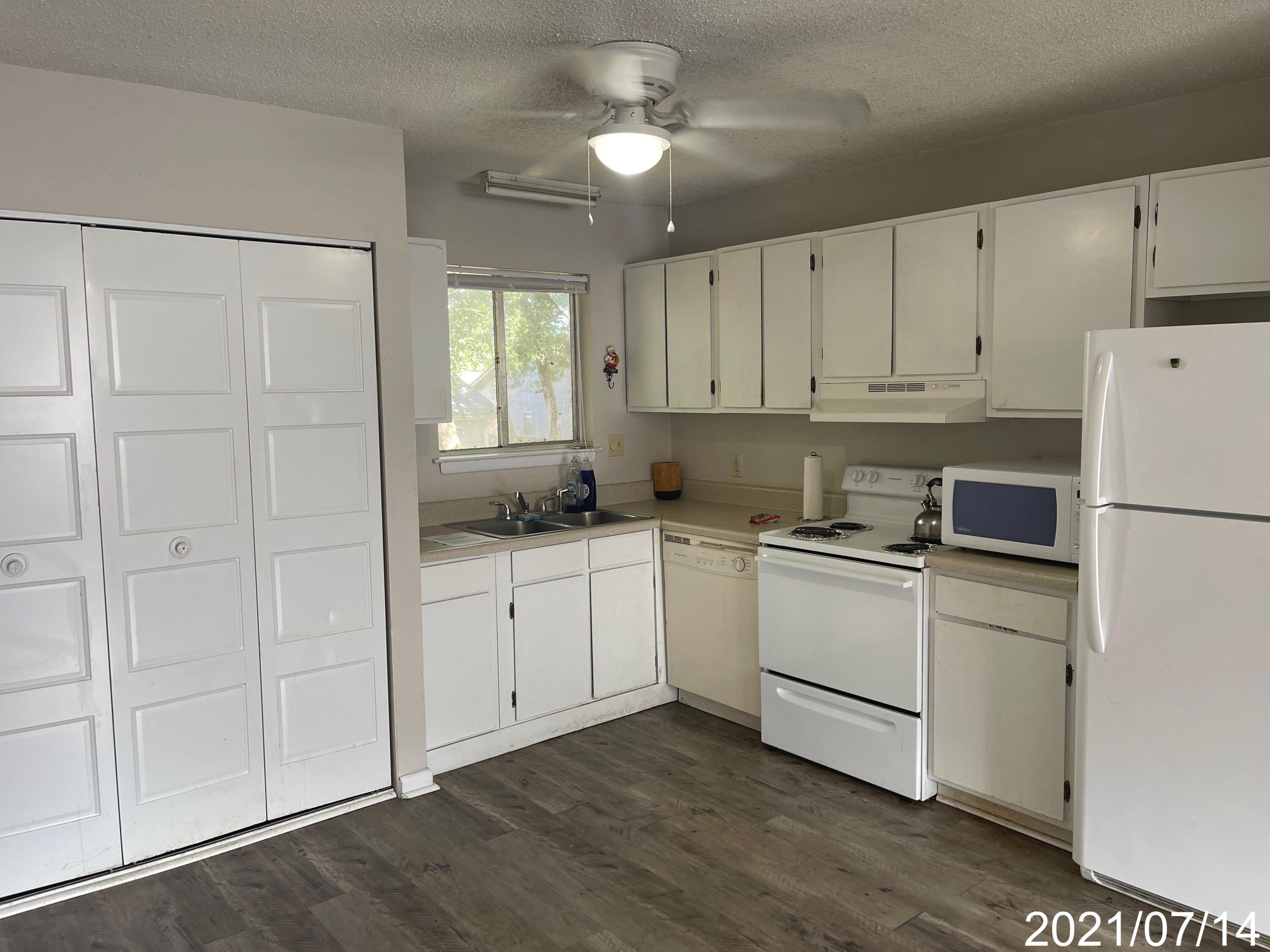 COLLEGE PARK CONDO - Residential Lease
