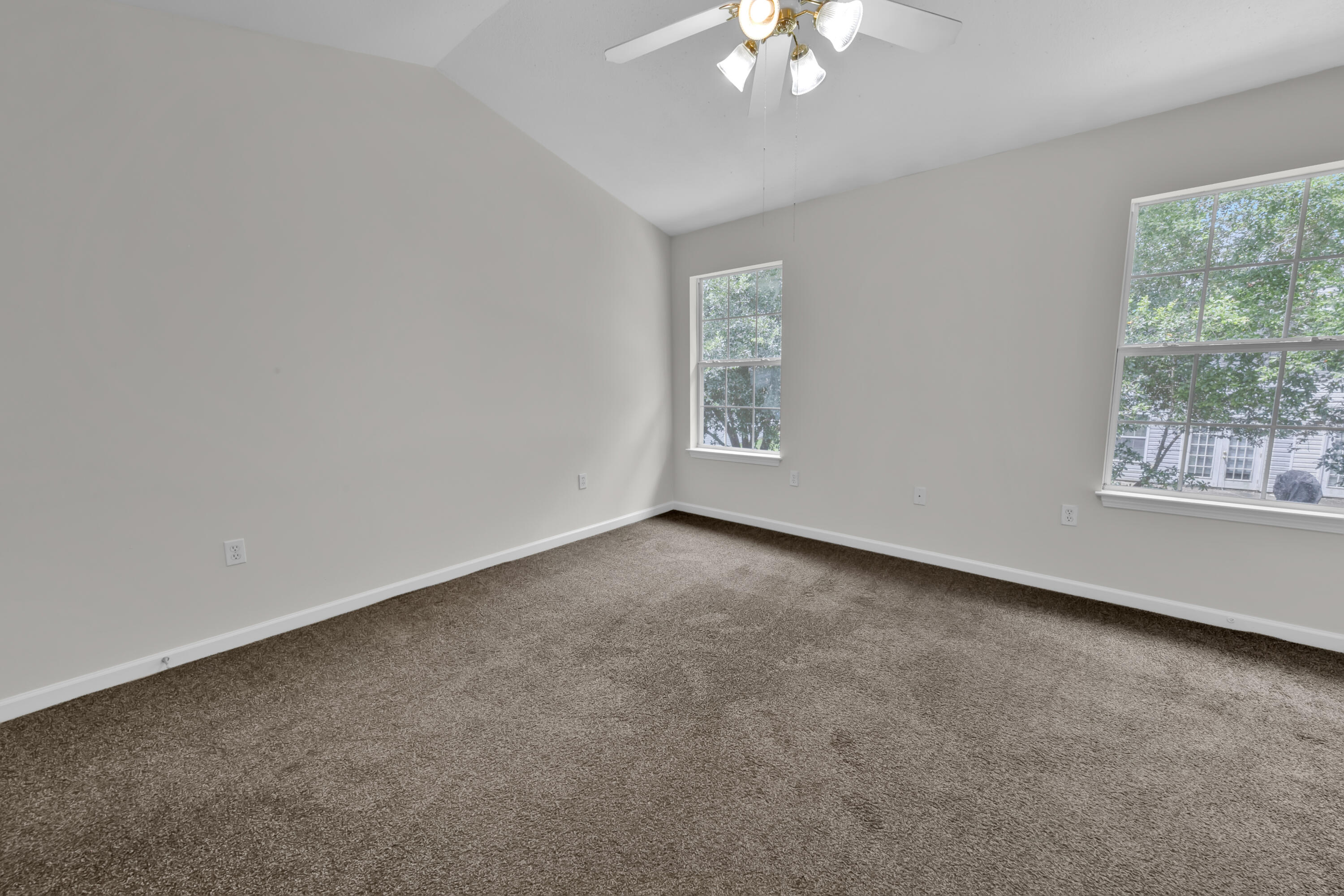 ROLLING PINES - Residential