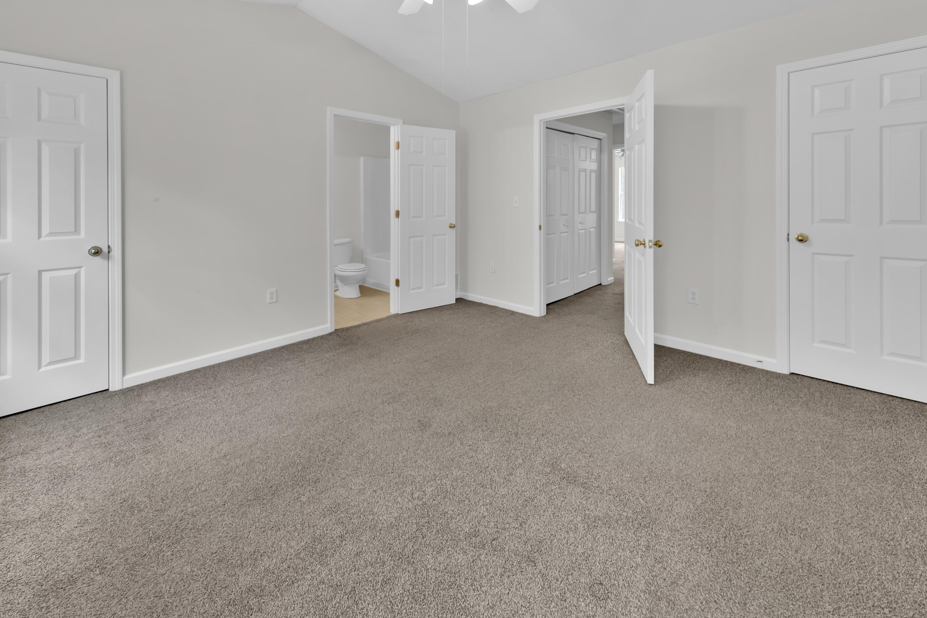 ROLLING PINES - Residential