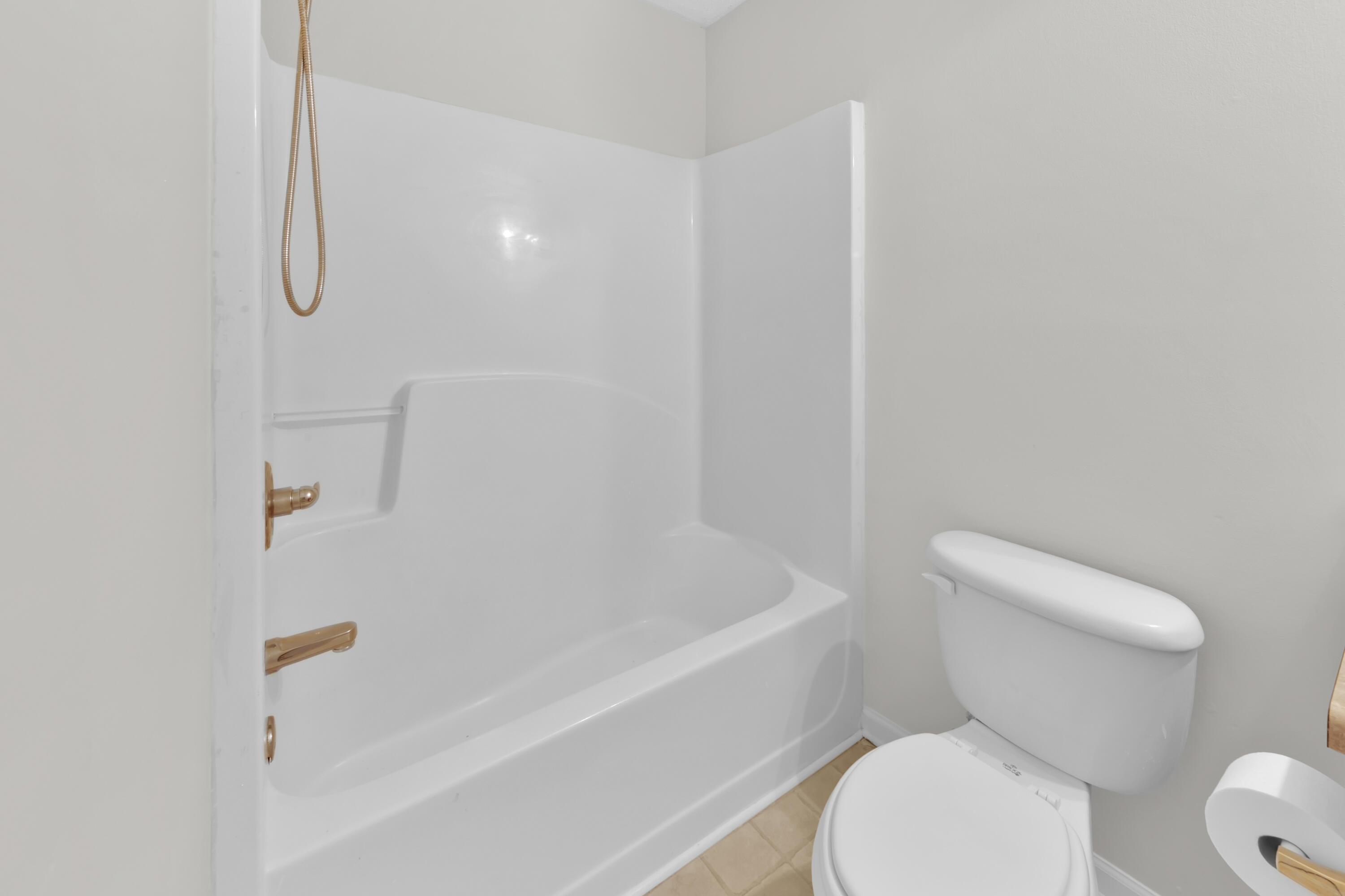 ROLLING PINES - Residential