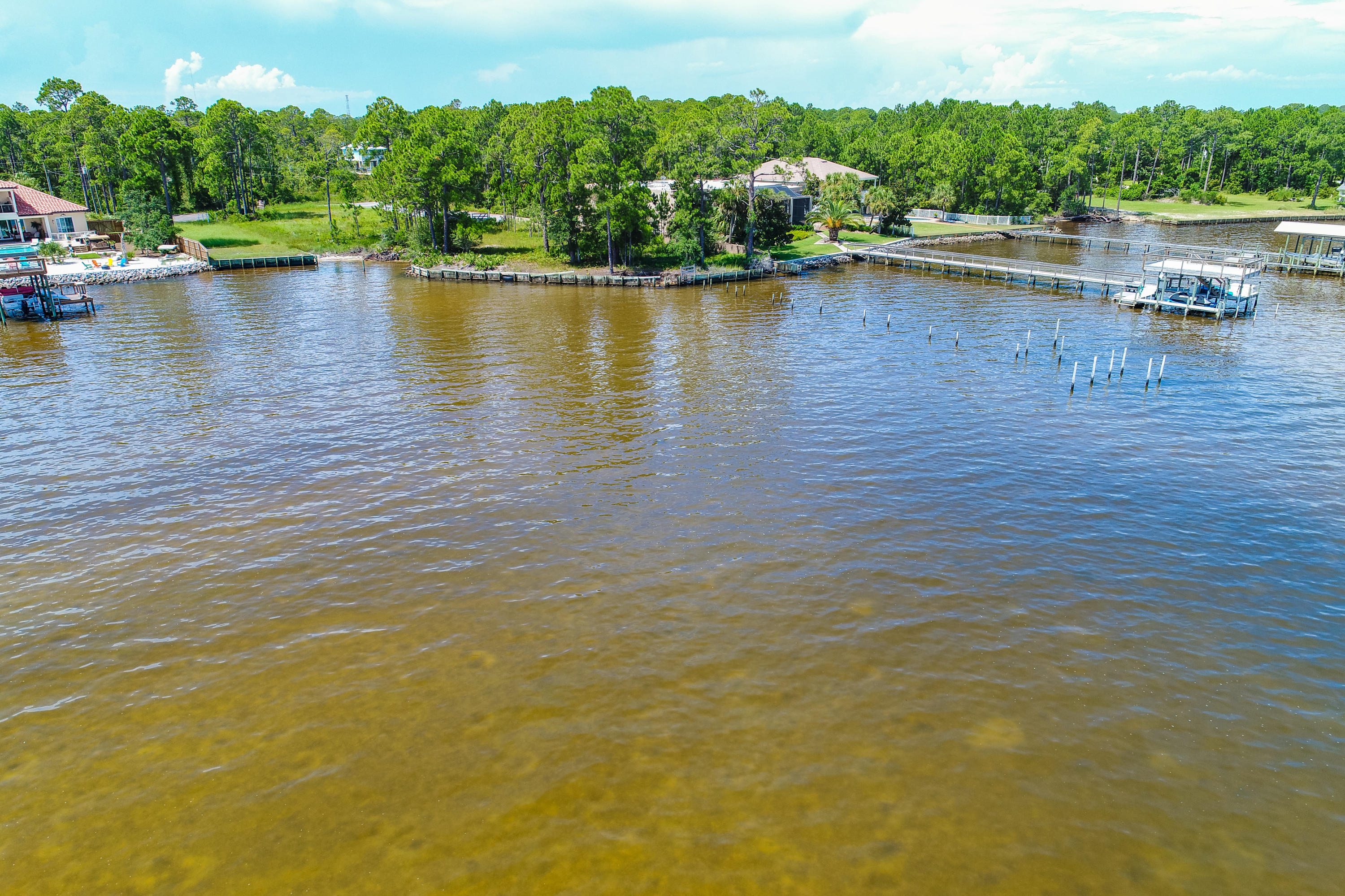 SHELTER COVE ESTATES - Land