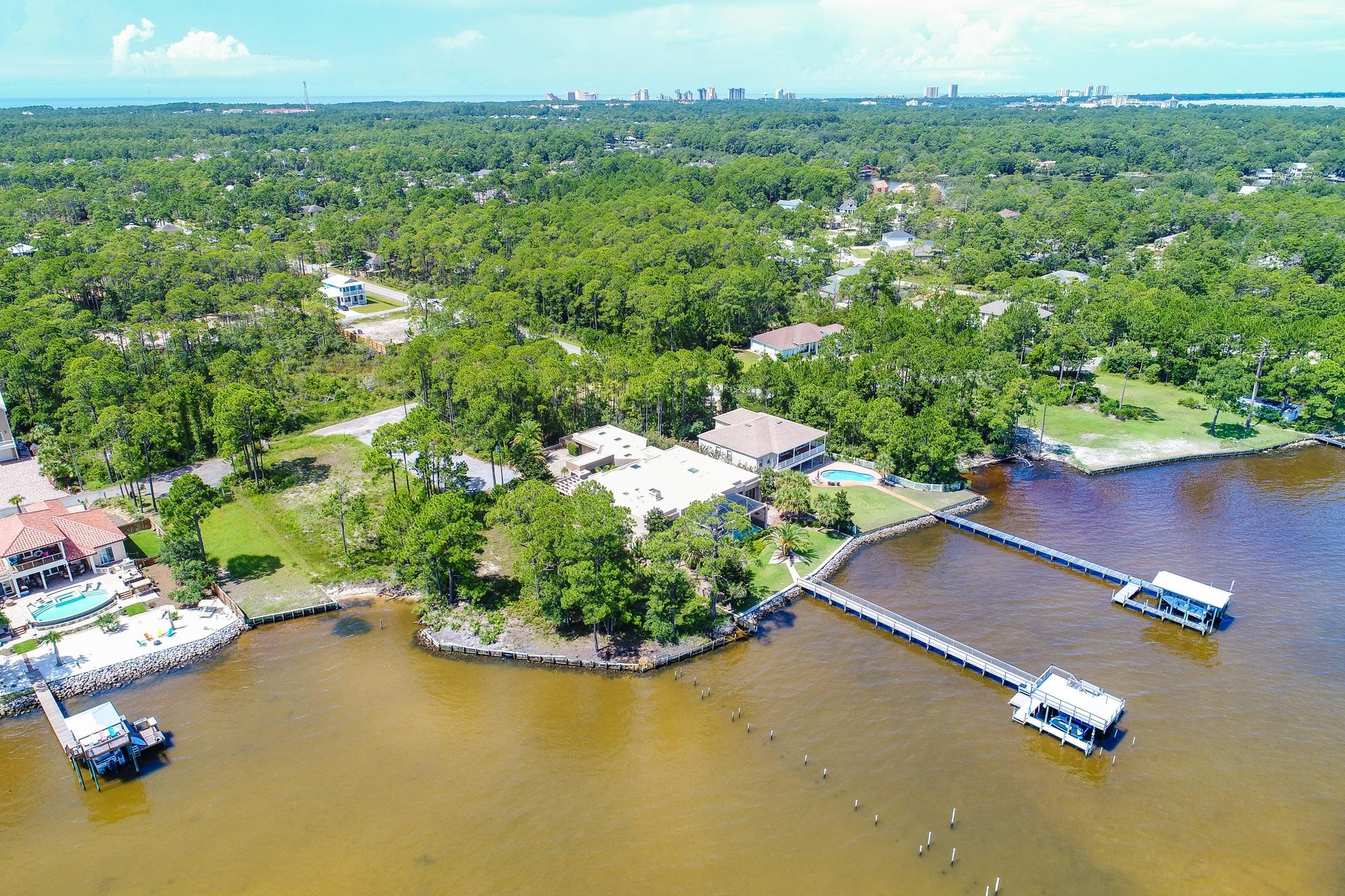 SHELTER COVE ESTATES - Land