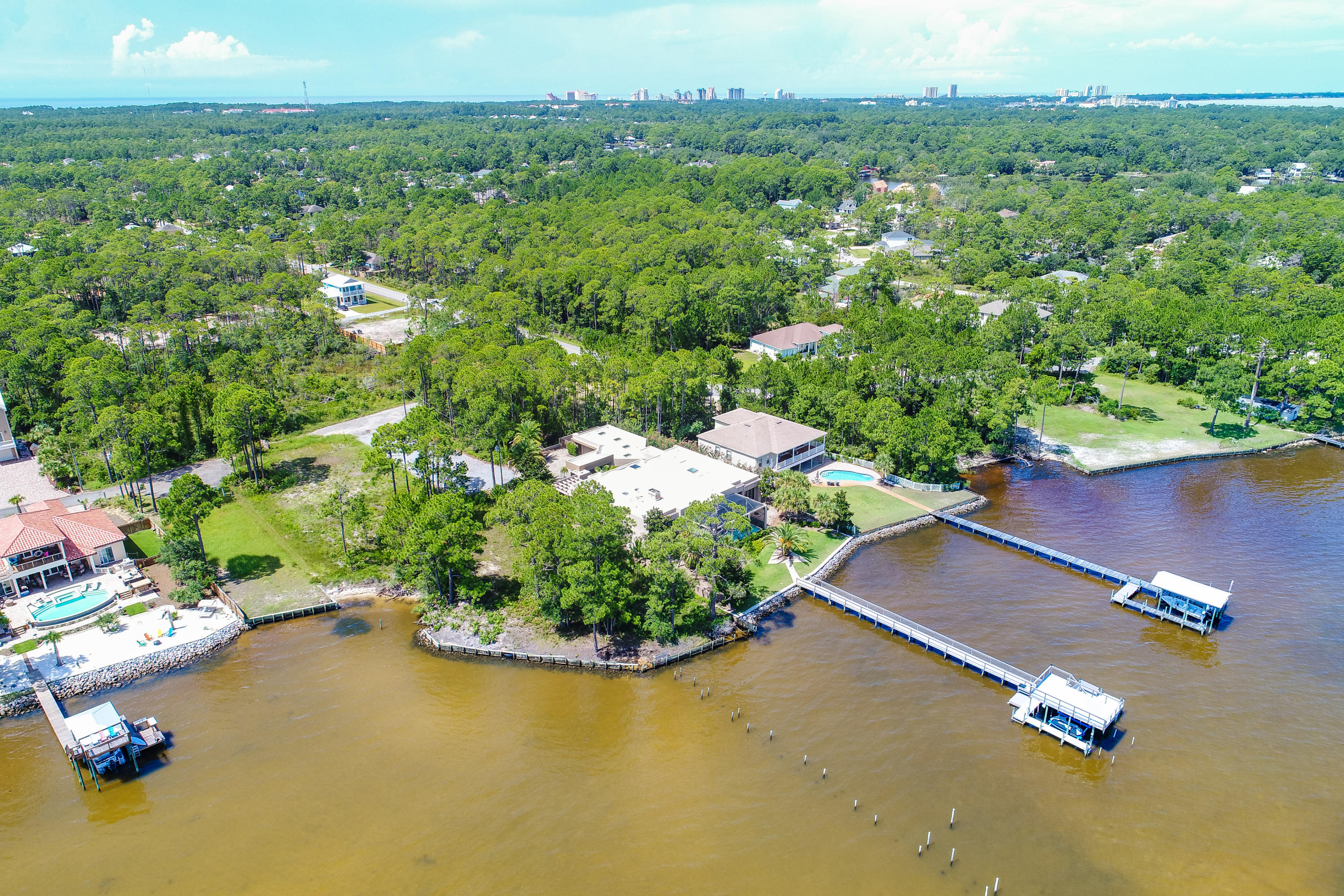 SHELTER COVE ESTATES - Land