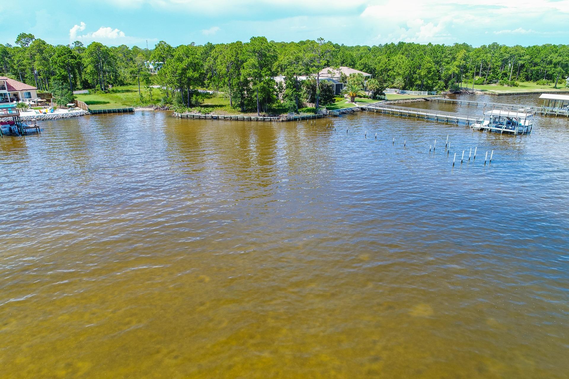 SHELTER COVE ESTATES - Land