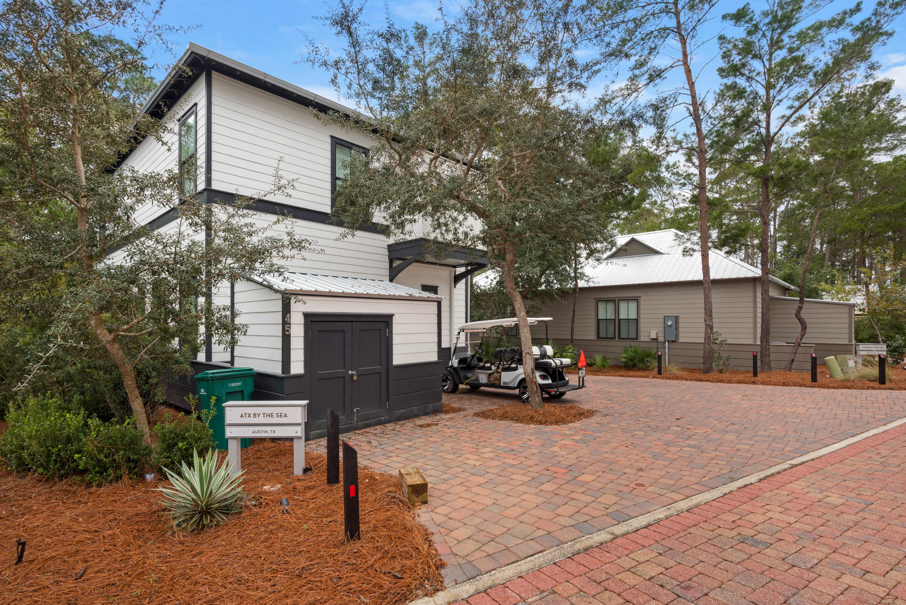 MAGNOLIA COTTAGES - Residential