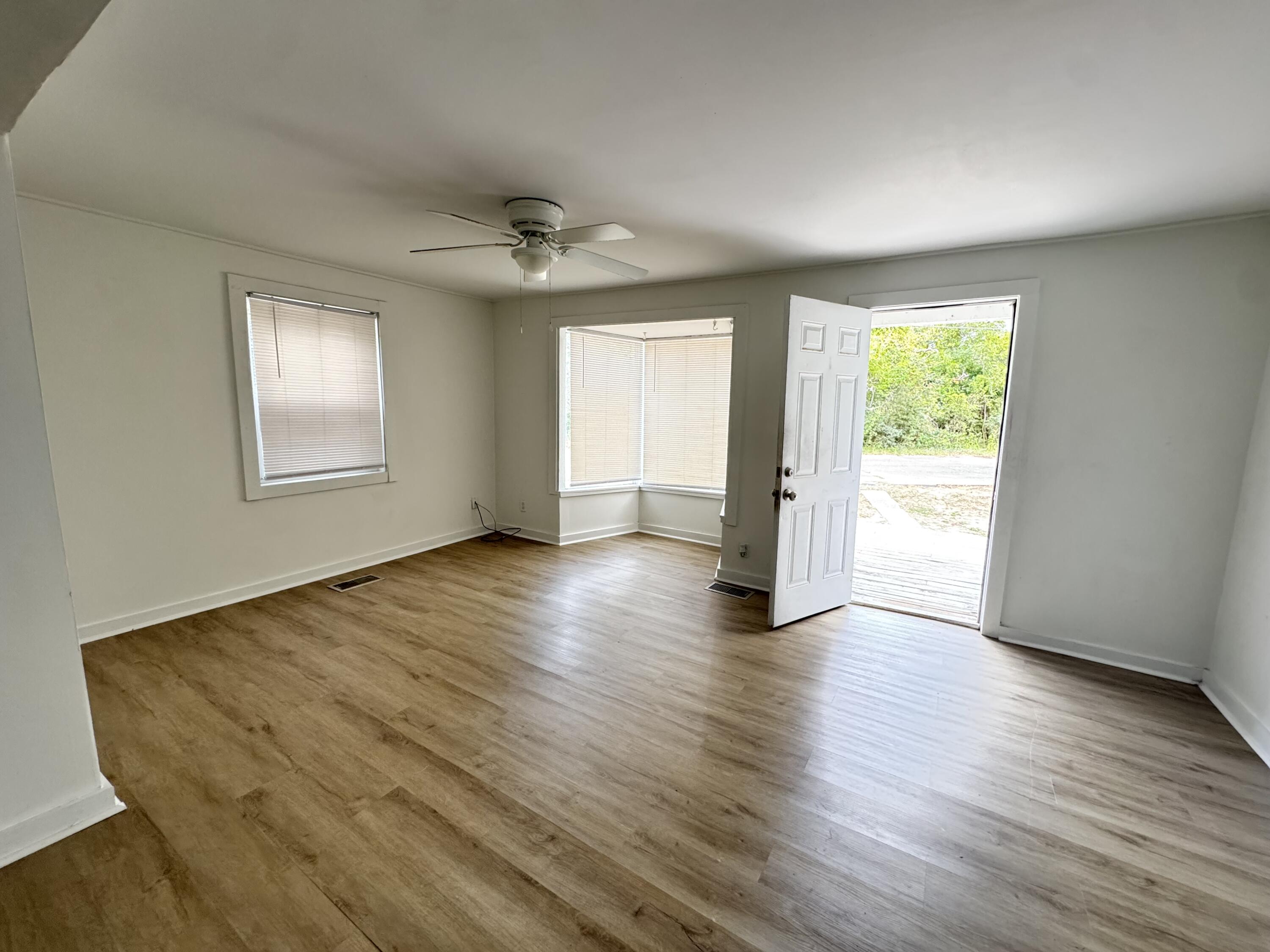 SUNNYSIDE PLAT - Residential Lease