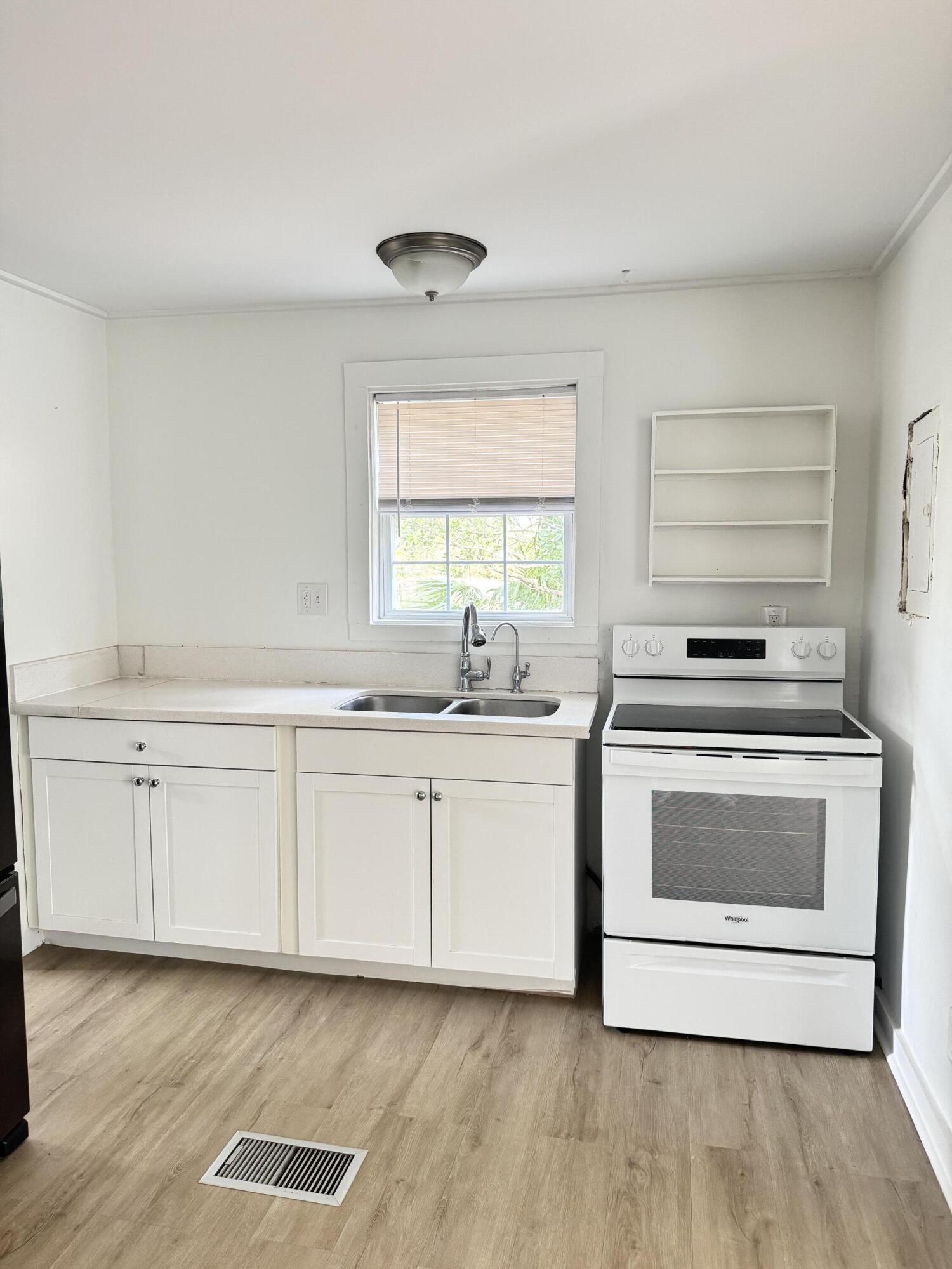 SUNNYSIDE PLAT - Residential Lease