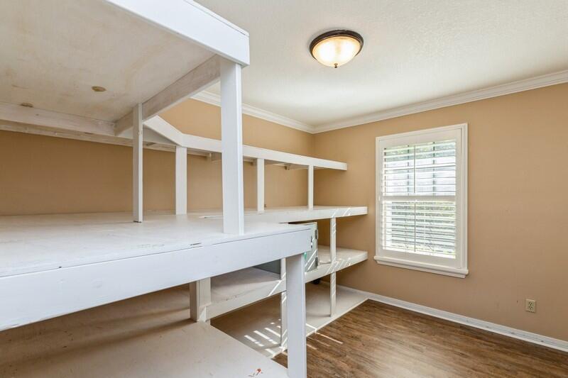 LAKE SHARON ESTATES - Residential