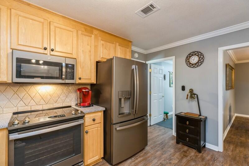 LAKE SHARON ESTATES - Residential