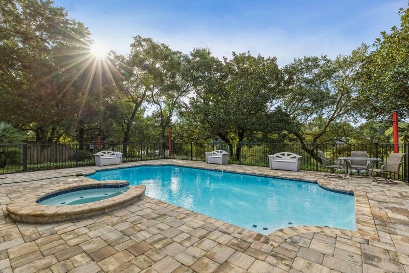 LAKE SHARON ESTATES - Residential