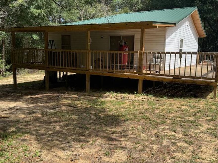 Investment opportunity ! motivated seller Come check out this property on 1.3 acres of land
