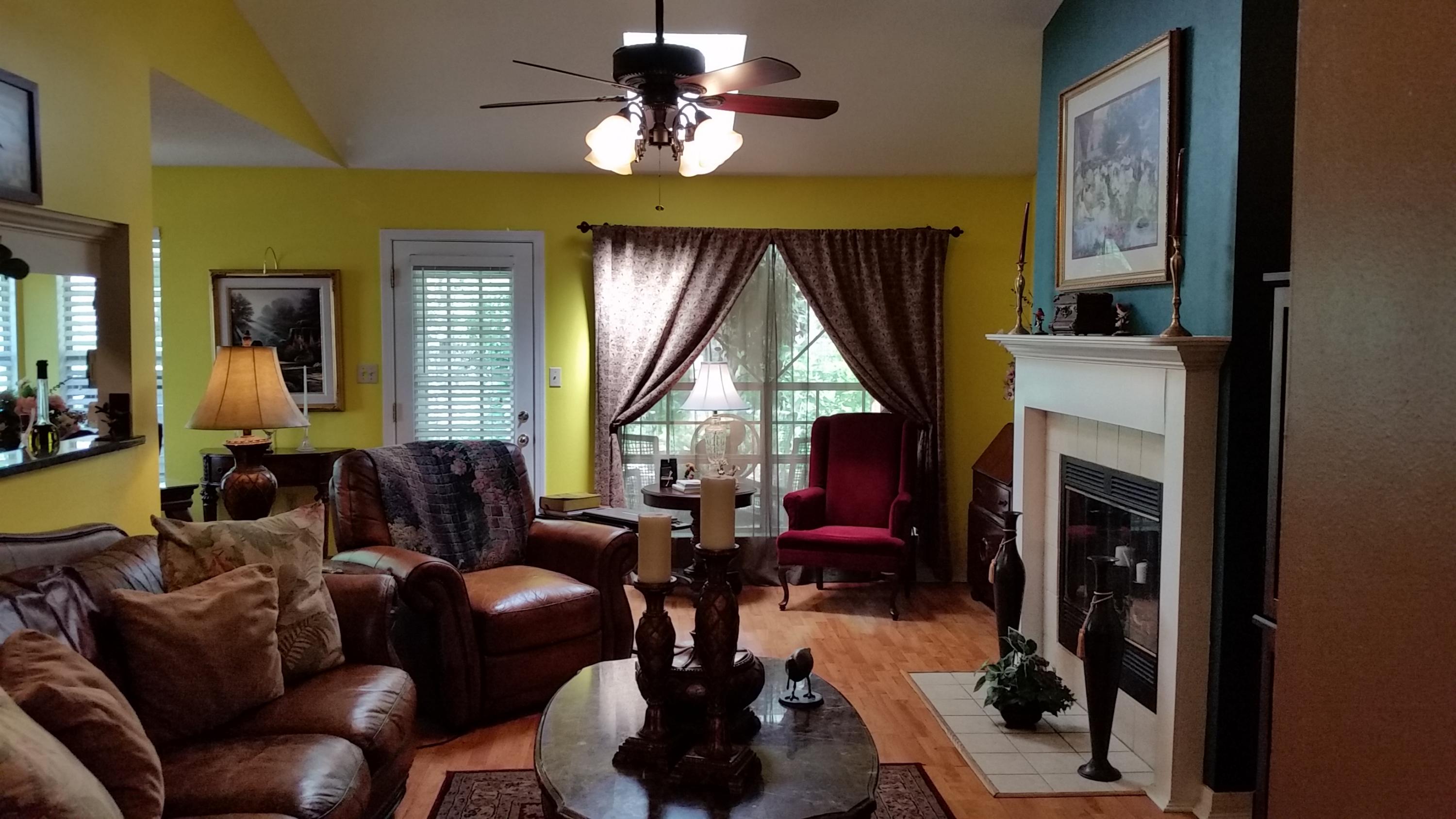 EMERALD GARDENS NORTH 1ST ADDN - Residential