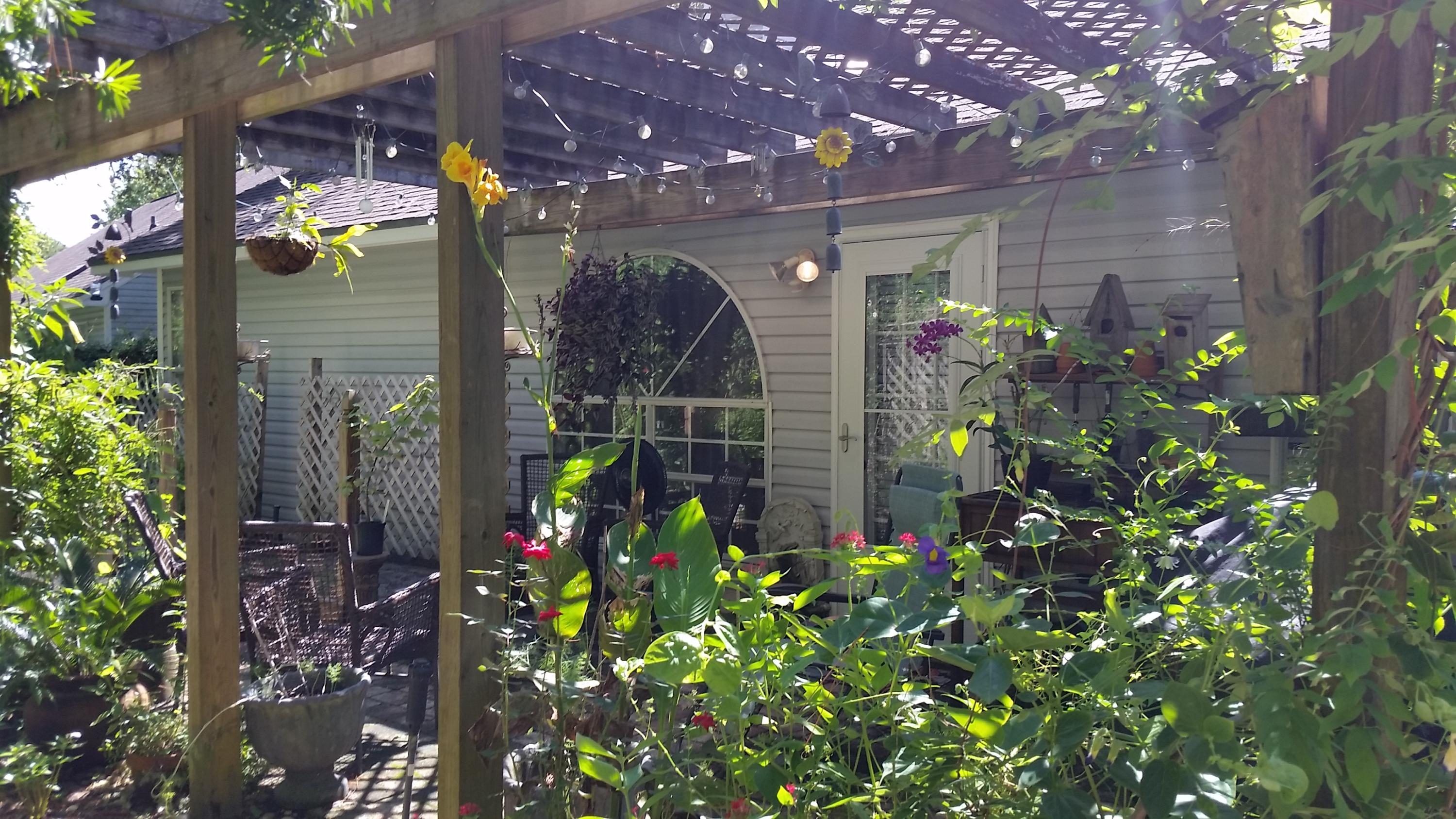 EMERALD GARDENS NORTH 1ST ADDN - Residential