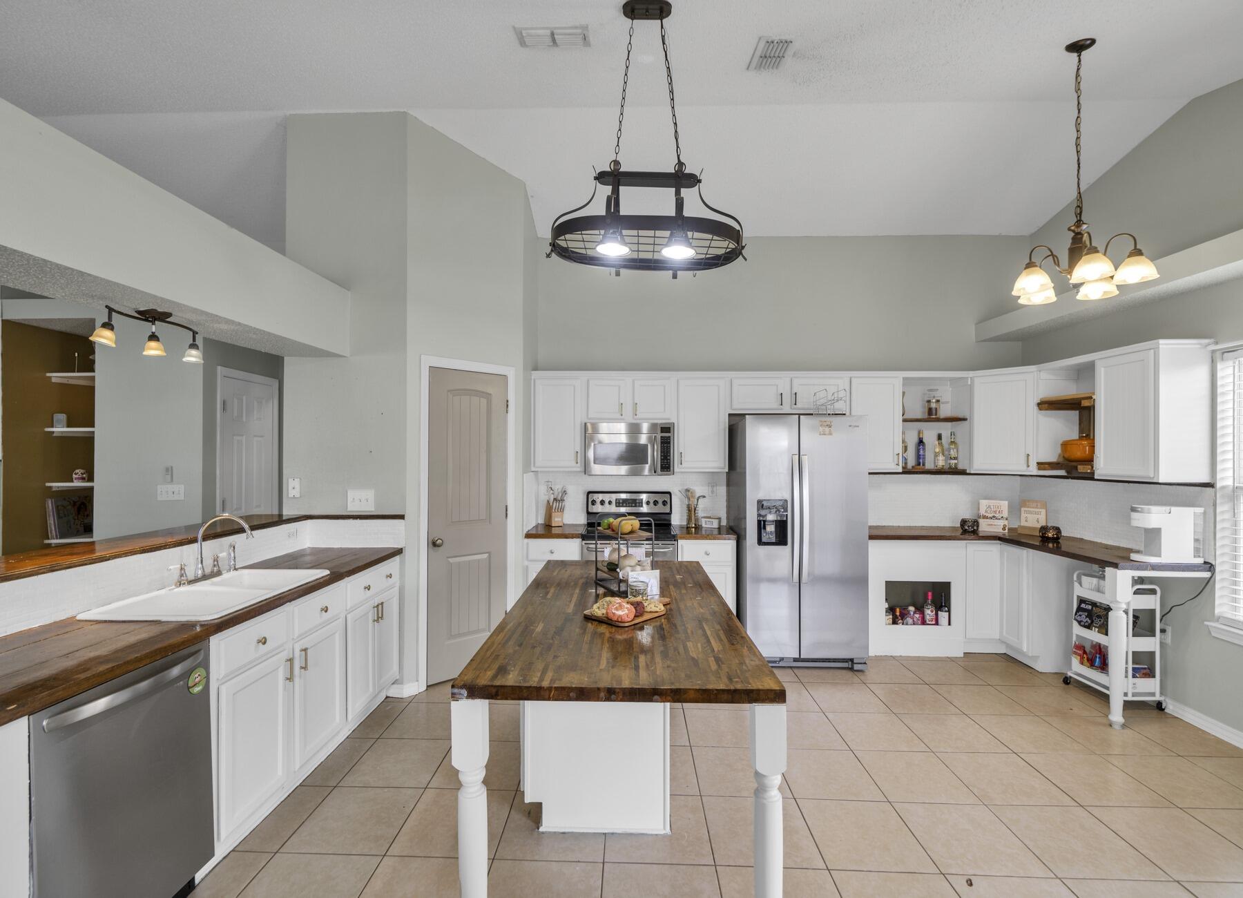 REDSTONE ESTATES - Residential
