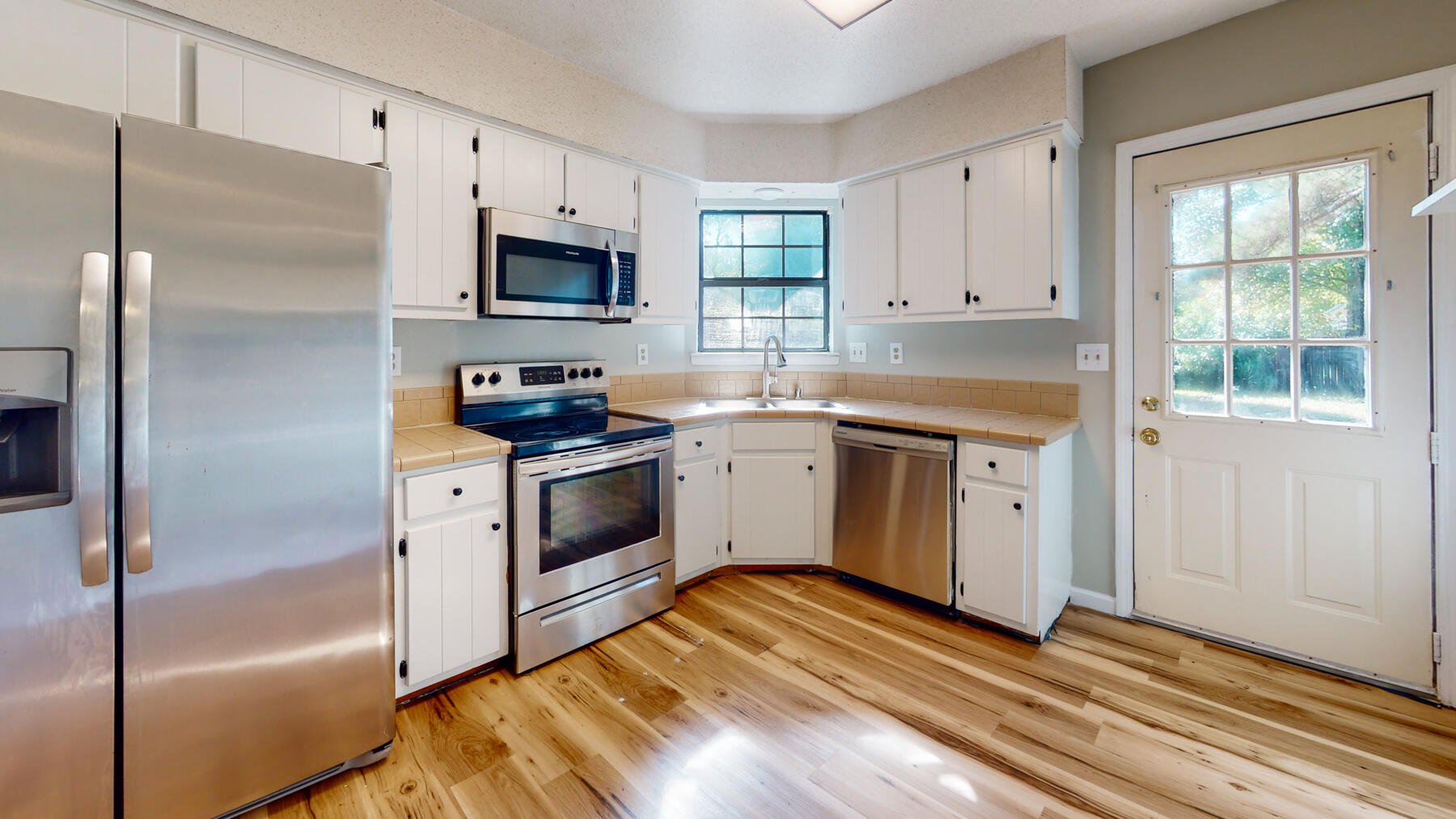 COUNTRYVIEW ESTATES 1ST ADDN - Residential