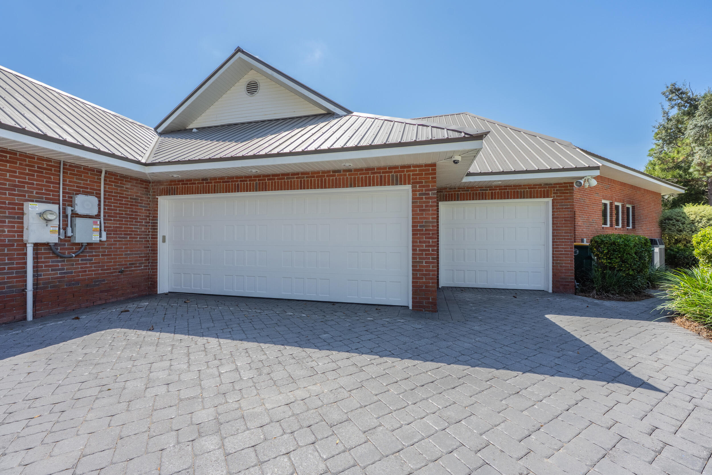 ROCKY BAYOU COUNTRY CLUB ESTATES 1 - Residential