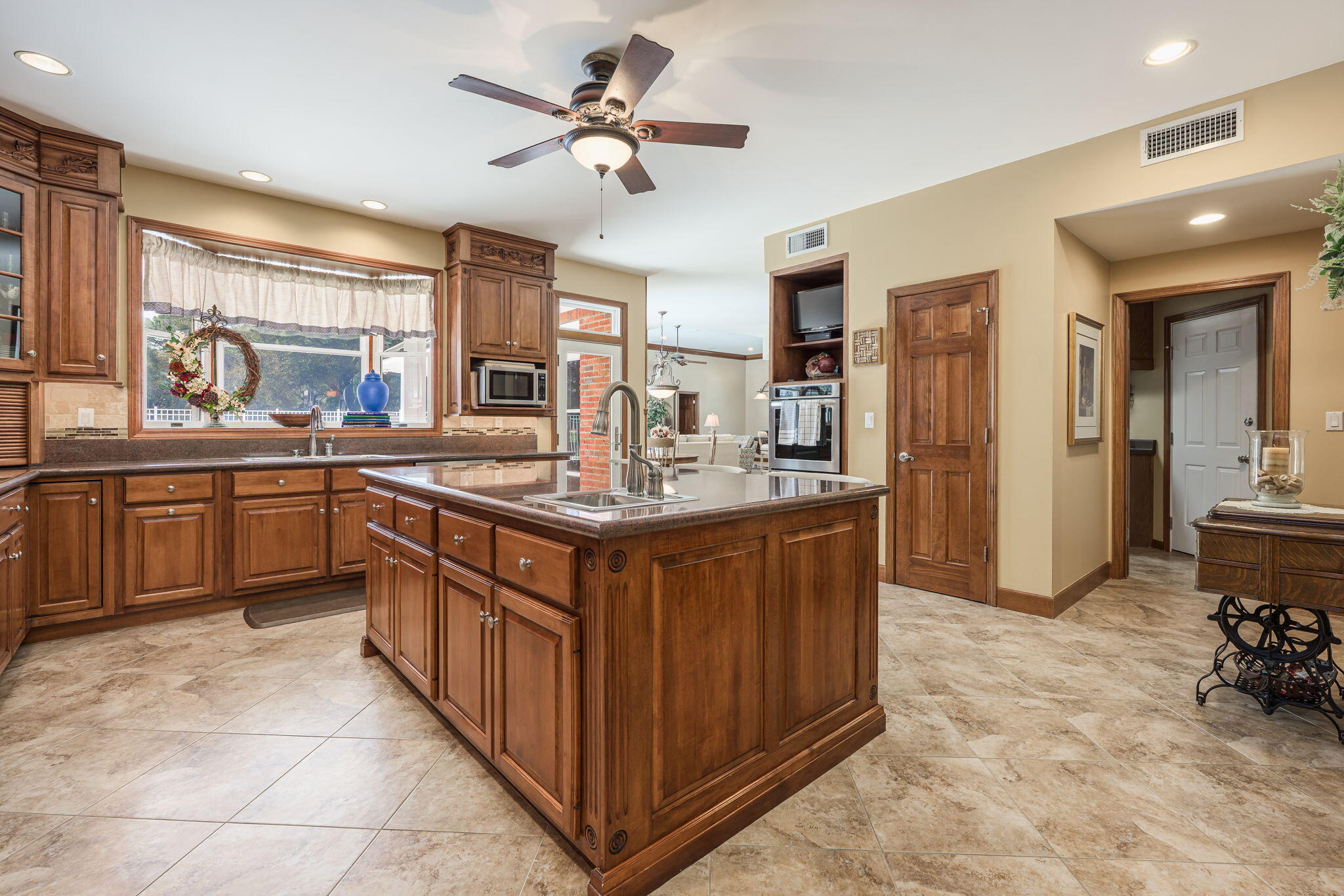 ROCKY BAYOU COUNTRY CLUB ESTATES 1 - Residential