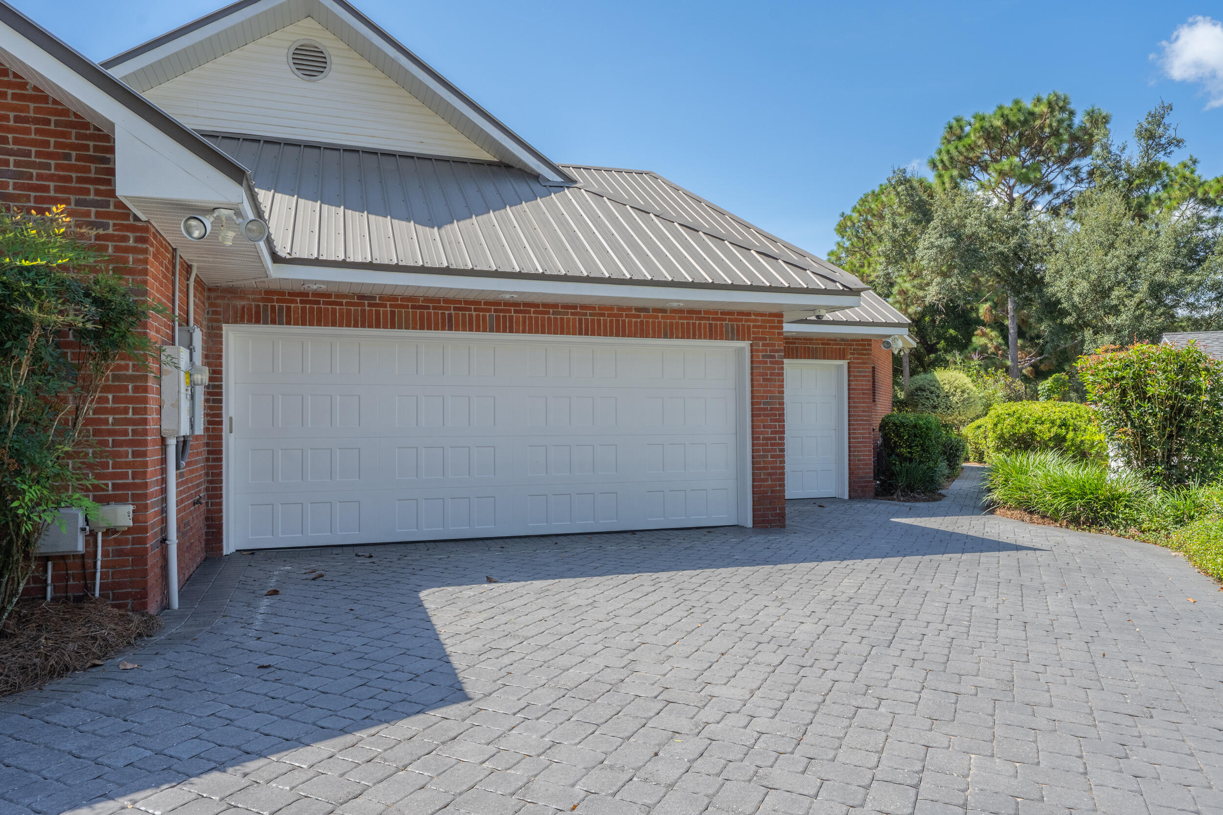 ROCKY BAYOU COUNTRY CLUB ESTATES 1 - Residential