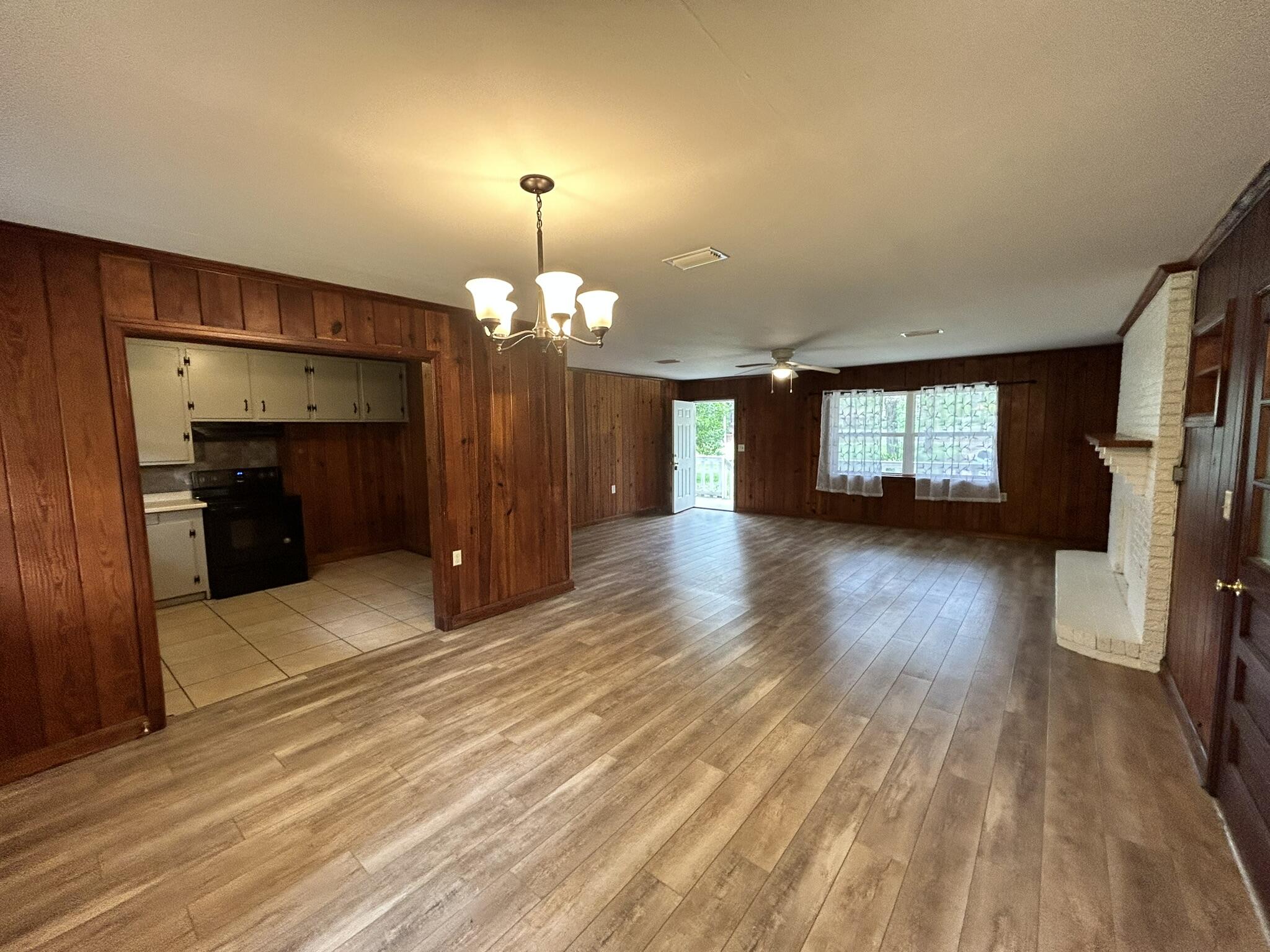 METES & BOUNDS - Residential Lease